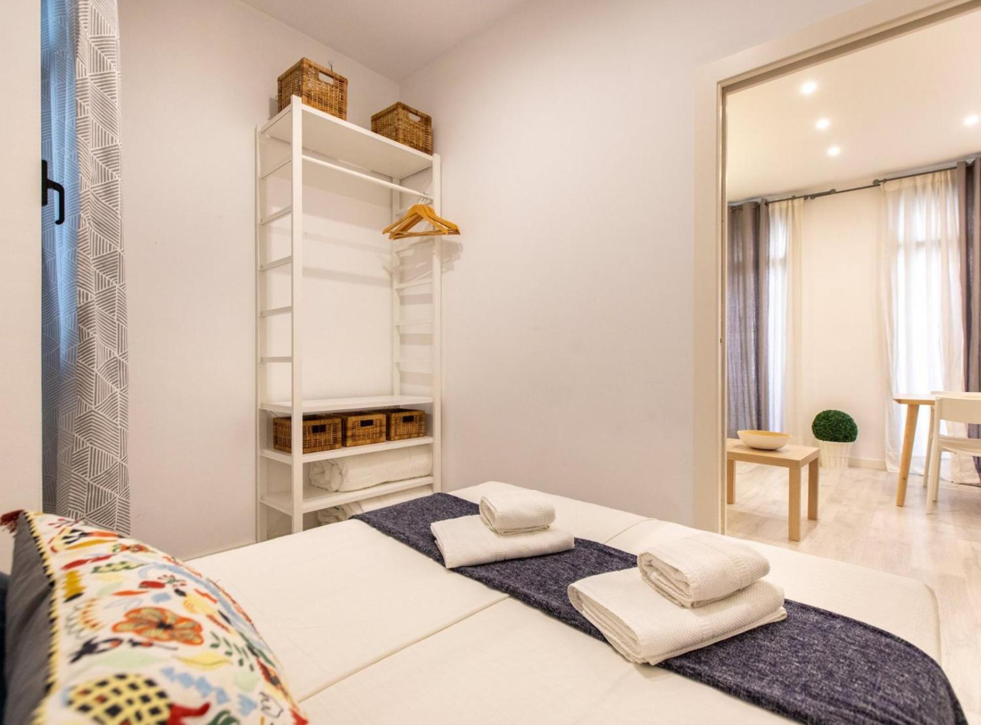 Apartment Pere Serafi 2 Bedroom Barcelona
