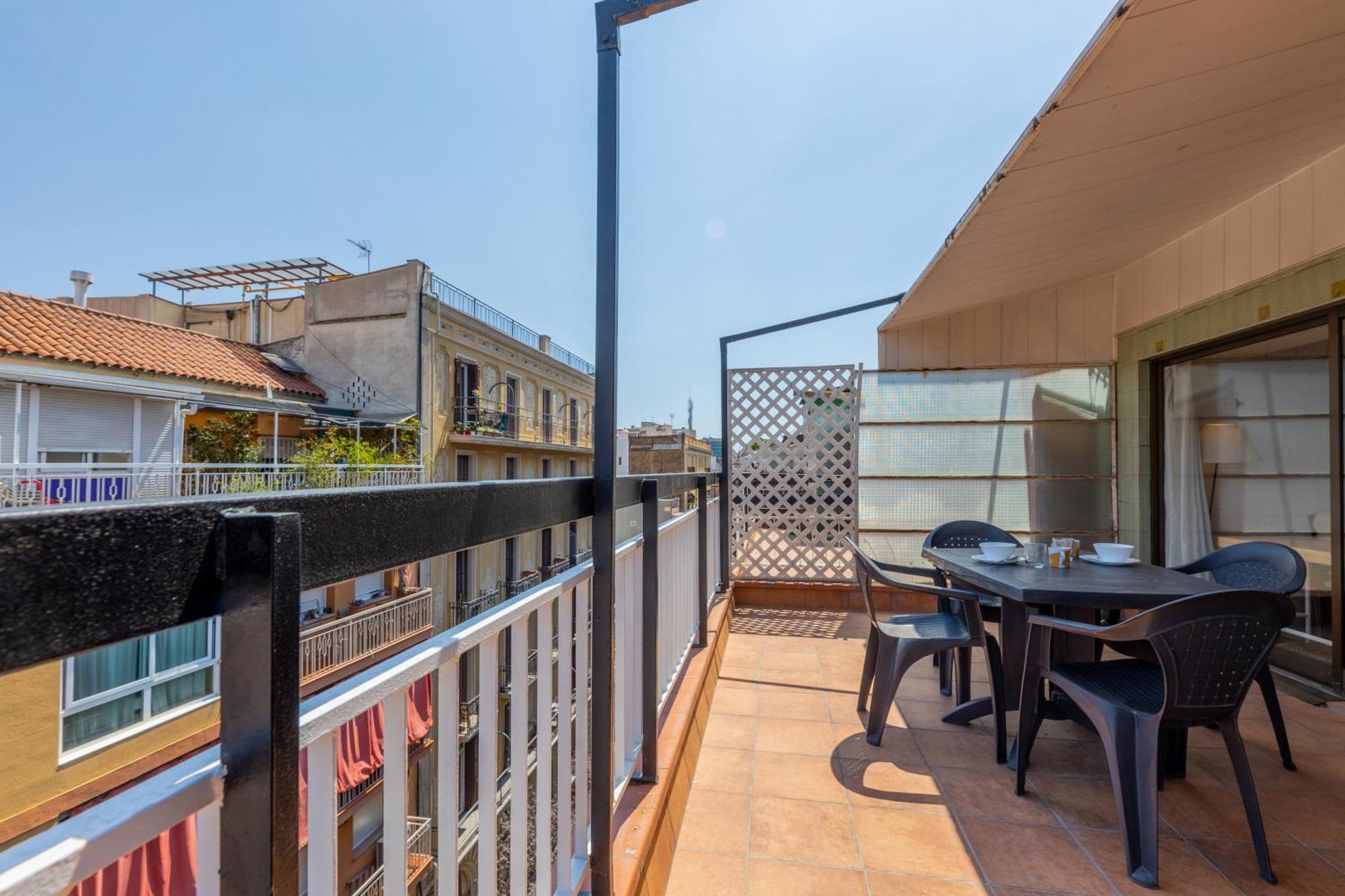 Aparteasy - Atic Sants