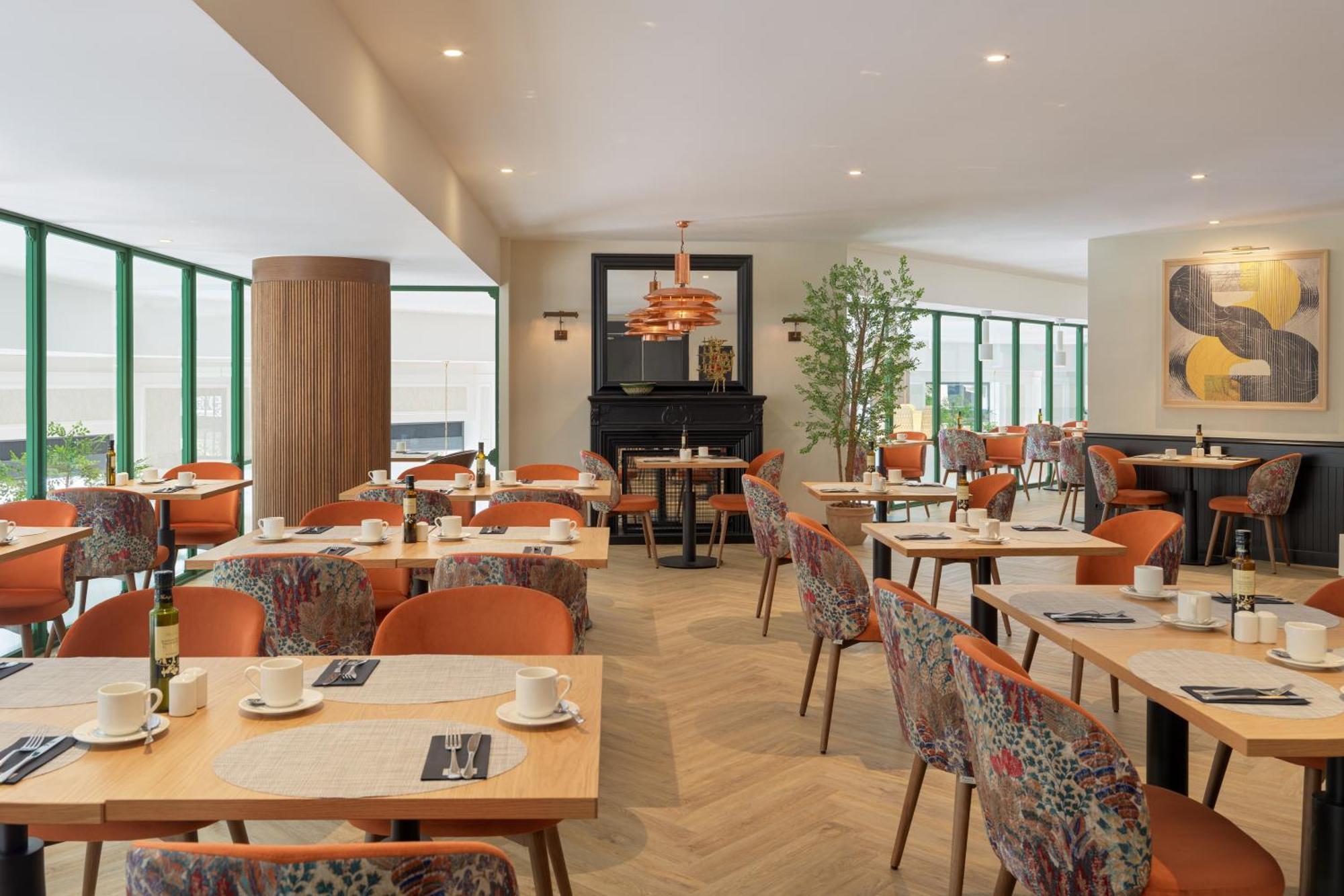 Hotel H10 Casanova