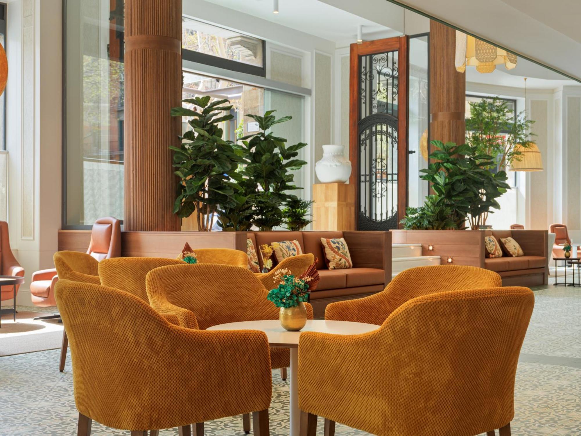 Hotel H10 Casanova