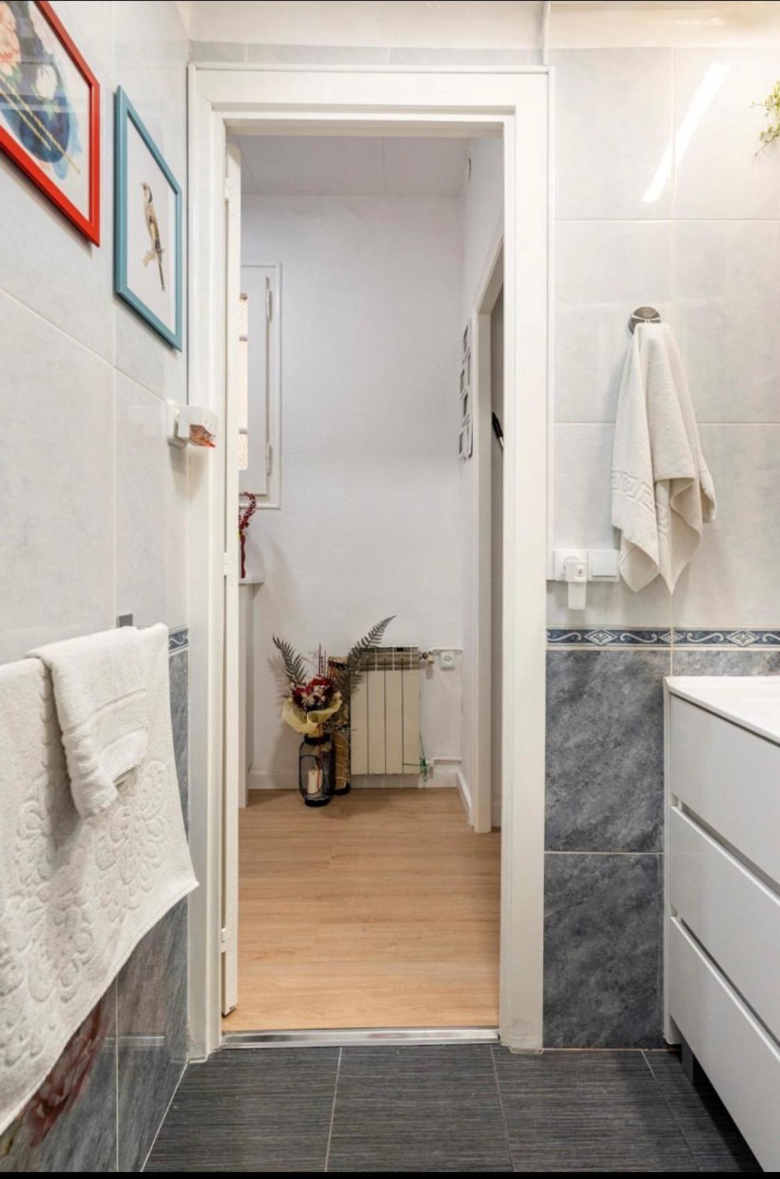 Apartment Quiet Love