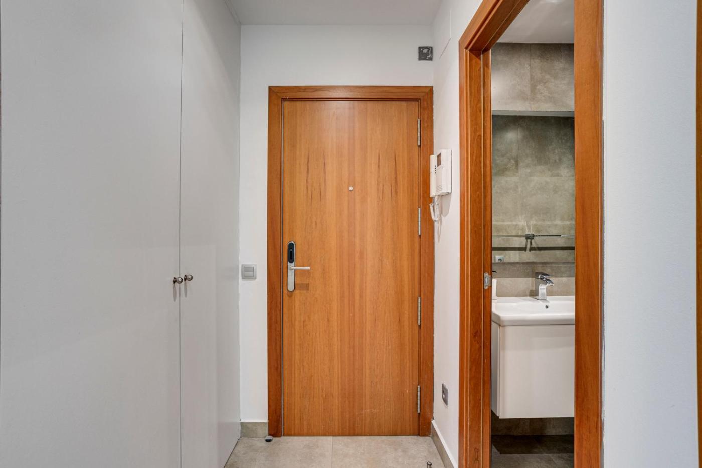 Urban Flats Vallirana Apartamento *