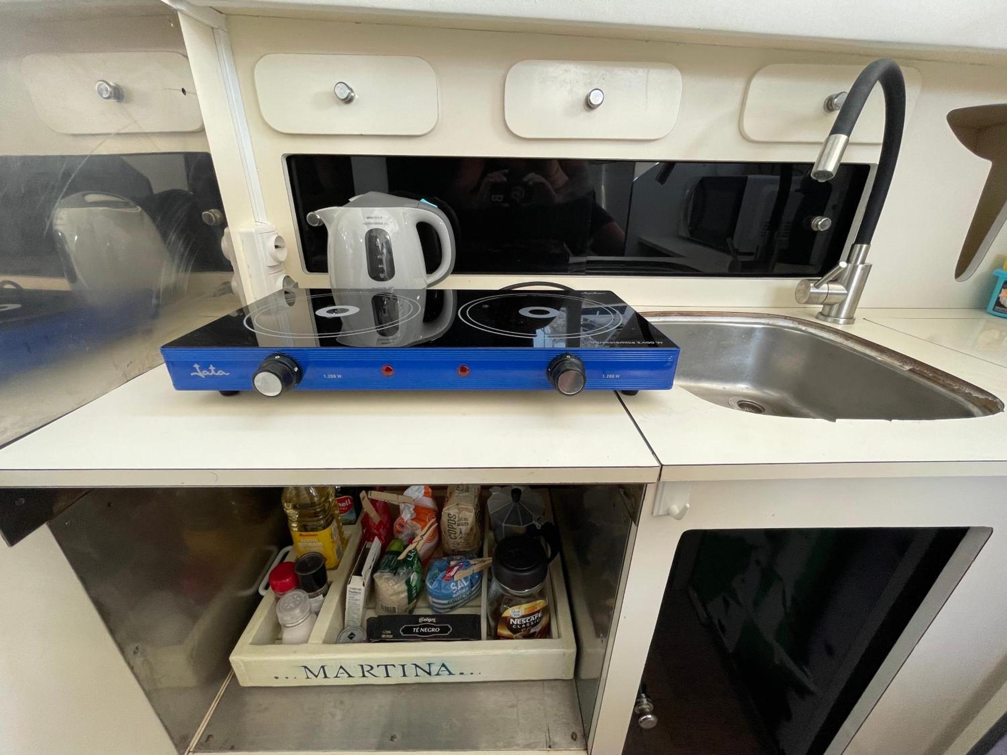 Barco Amplio Con 2 Camarotes / Comfy Boat With 2 Bedrooms - Hotel en barco *