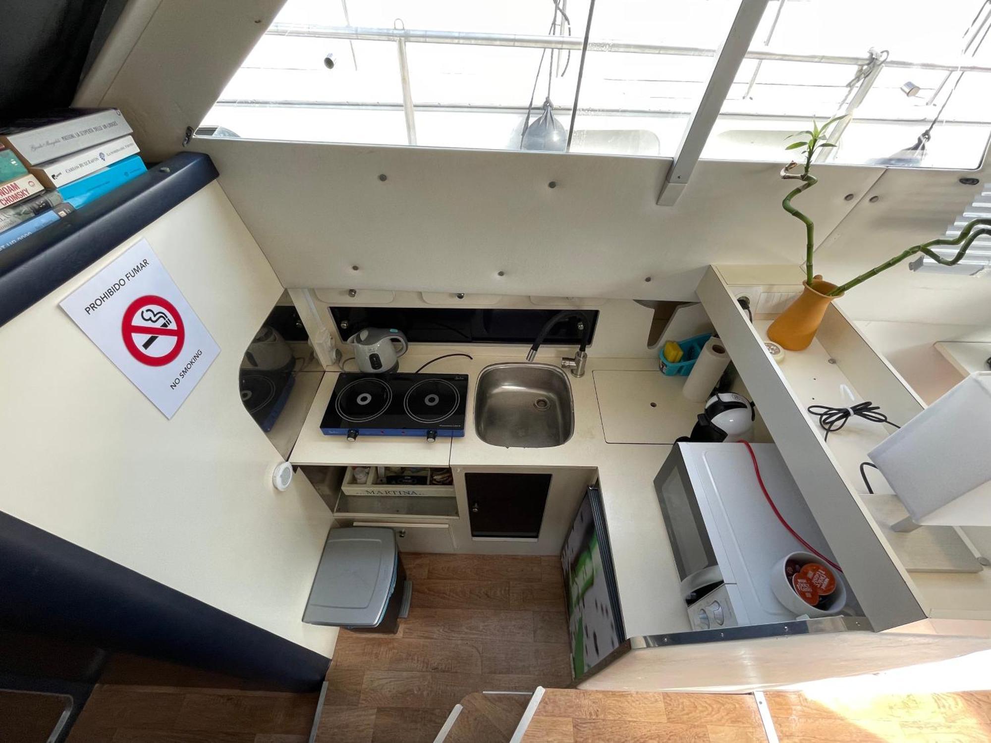 Barco Amplio Con 2 Camarotes / Comfy Boat With 2 Bedrooms - Barcelona