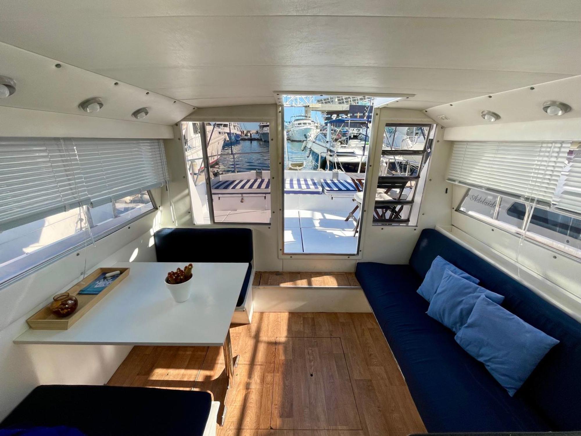 Hotel en barco Barco Amplio Con 2 Camarotes / Comfy Boat With 2 Bedrooms -
