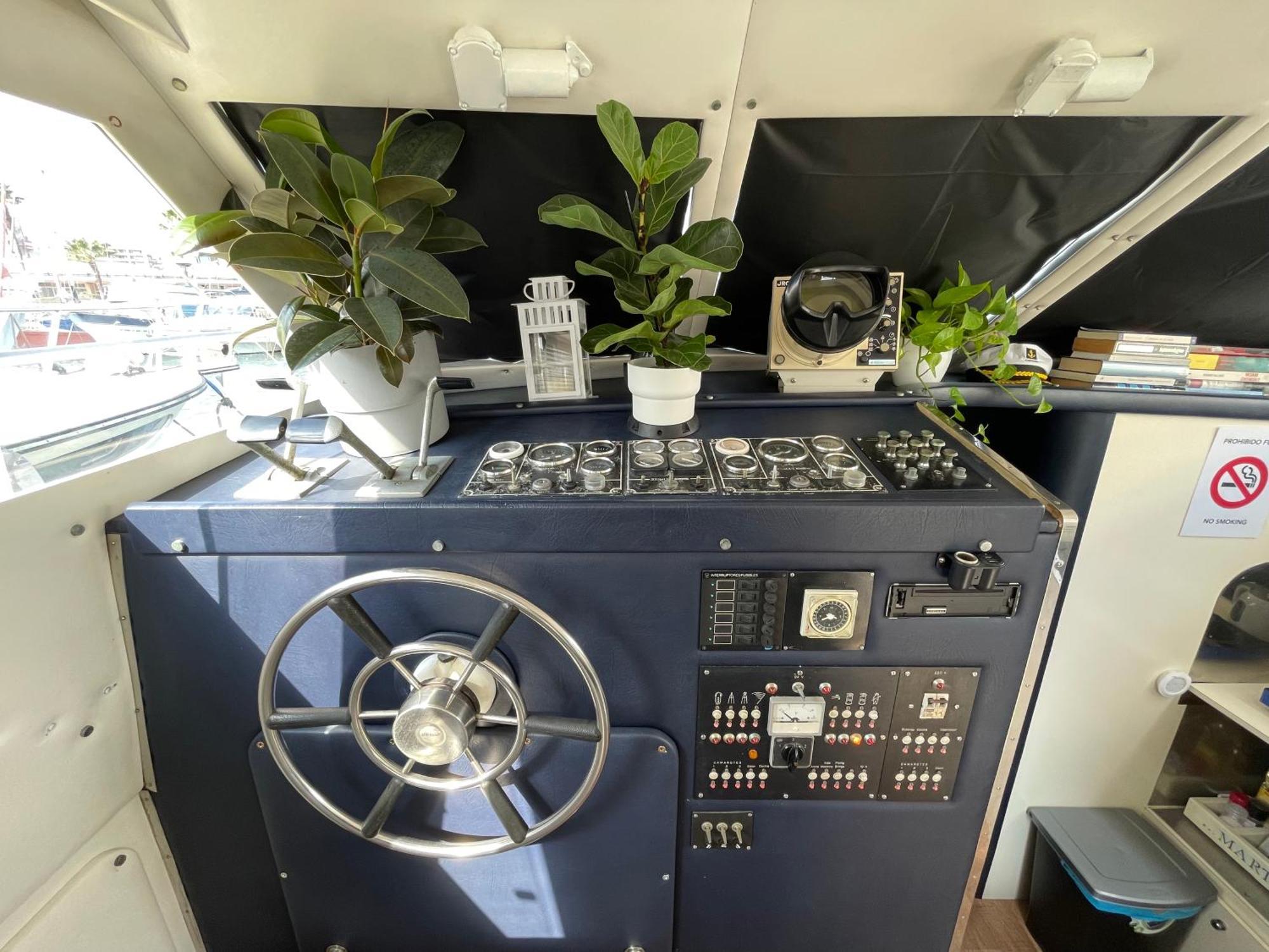 Barco Amplio Con 2 Camarotes / Comfy Boat With 2 Bedrooms - Hotel en barco