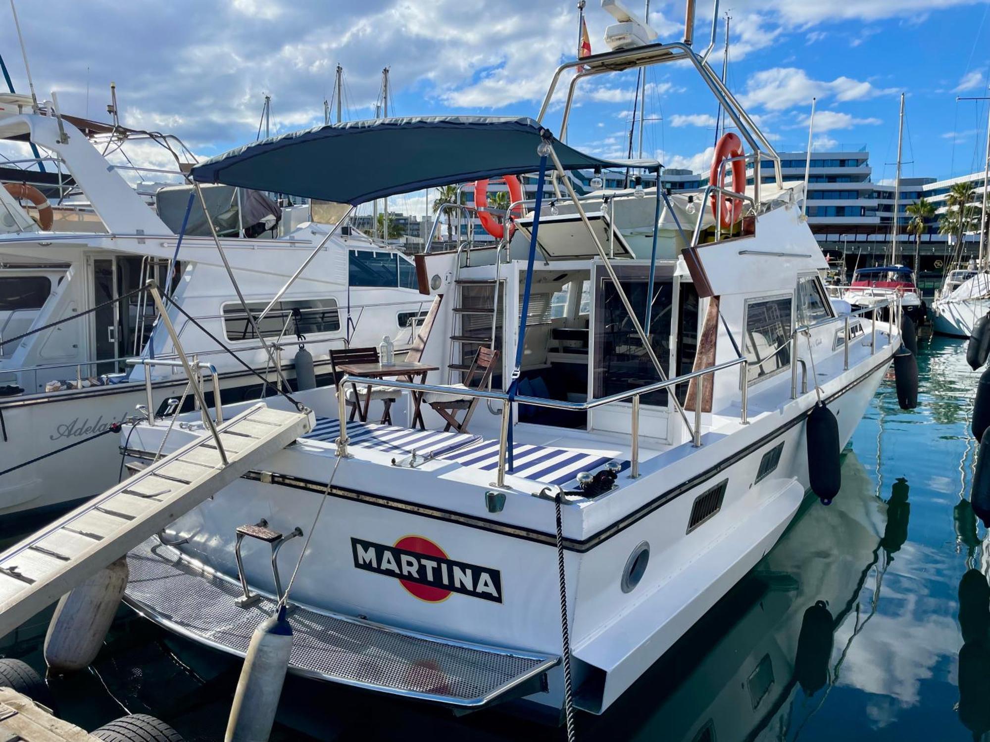 Hotel en barco Barco Amplio Con 2 Camarotes / Comfy Boat With 2 Bedrooms - *