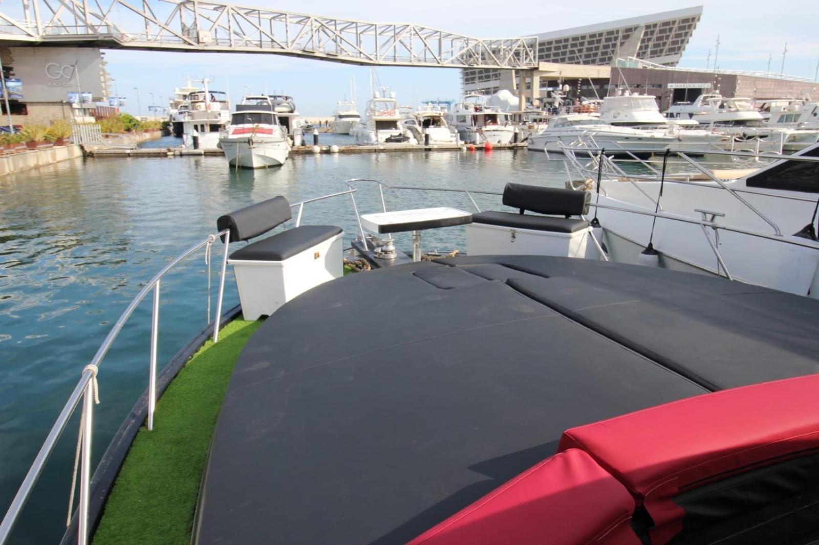 Black Diamond Hotel en barco Barcelona