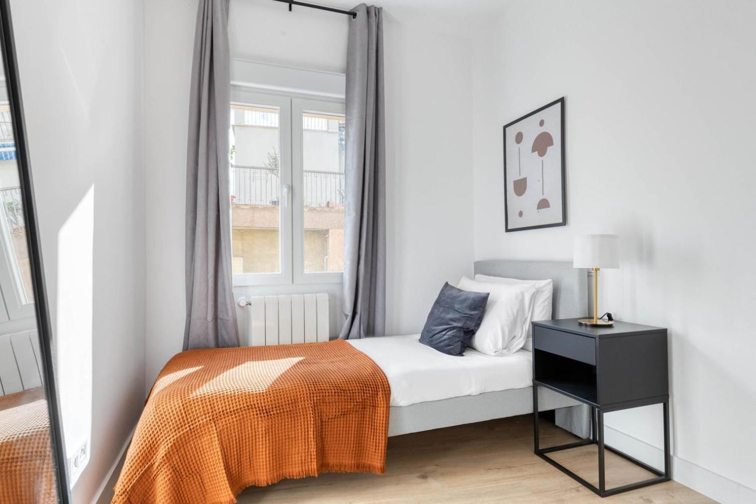 Blueground De Gracia Furniture Decor Bcn-72 Apartamento Barcelona
