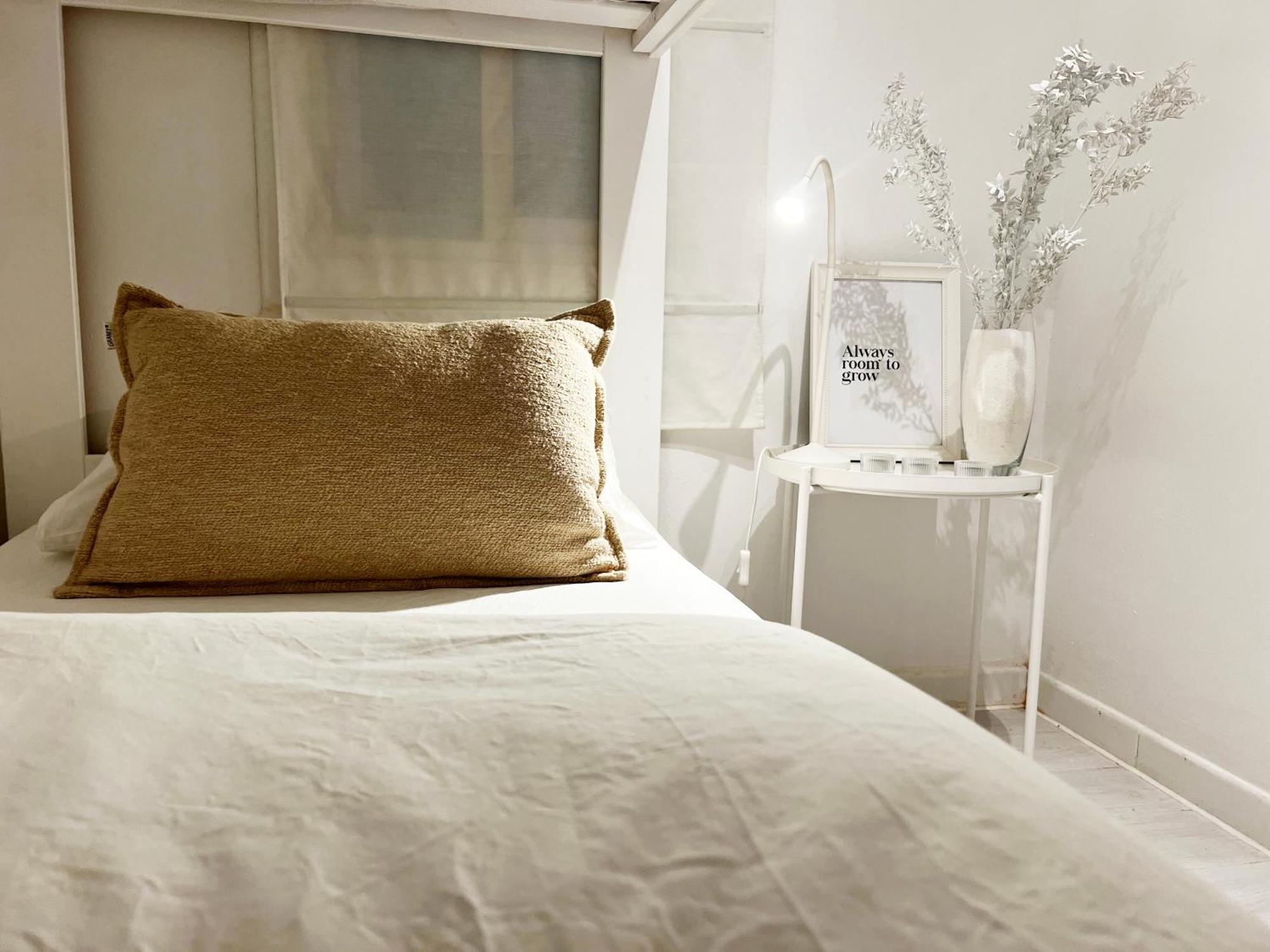 White * Barcelona
