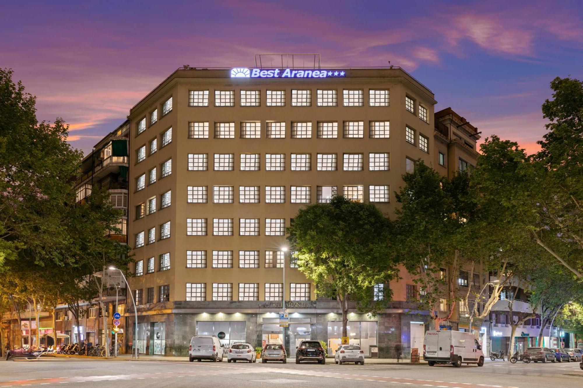 Hotel Aranea 3*