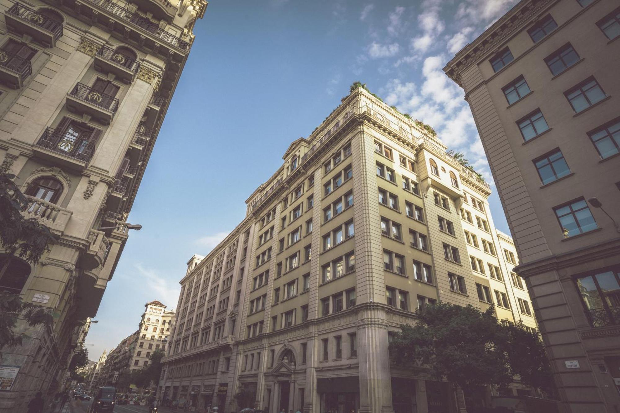 Grand Central, Small Luxury