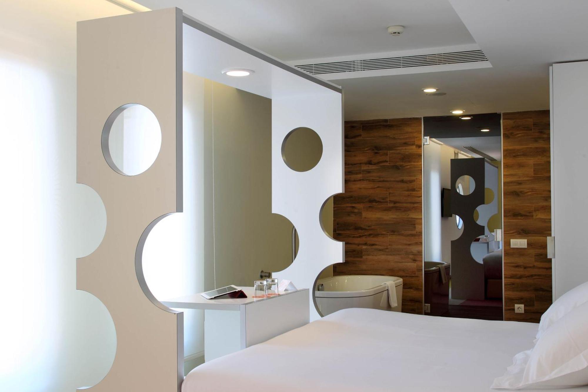 Hotel Mate Pau,