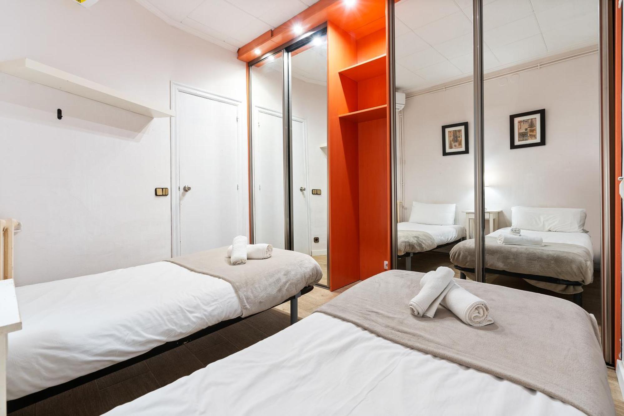 Eixample Ac, Sunlit Balcony & Prime Location * Barcelona