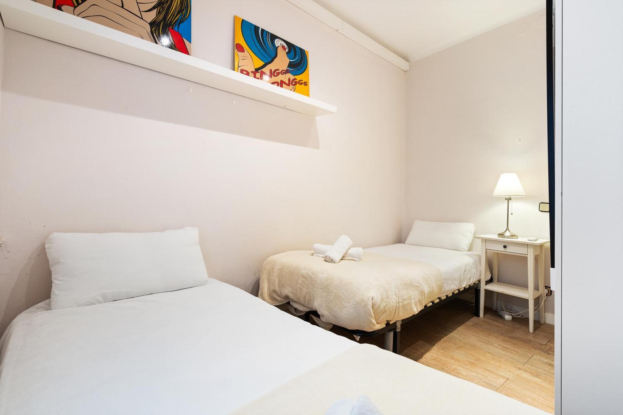 Eixample Ac, Sunlit Balcony & Prime Location *
