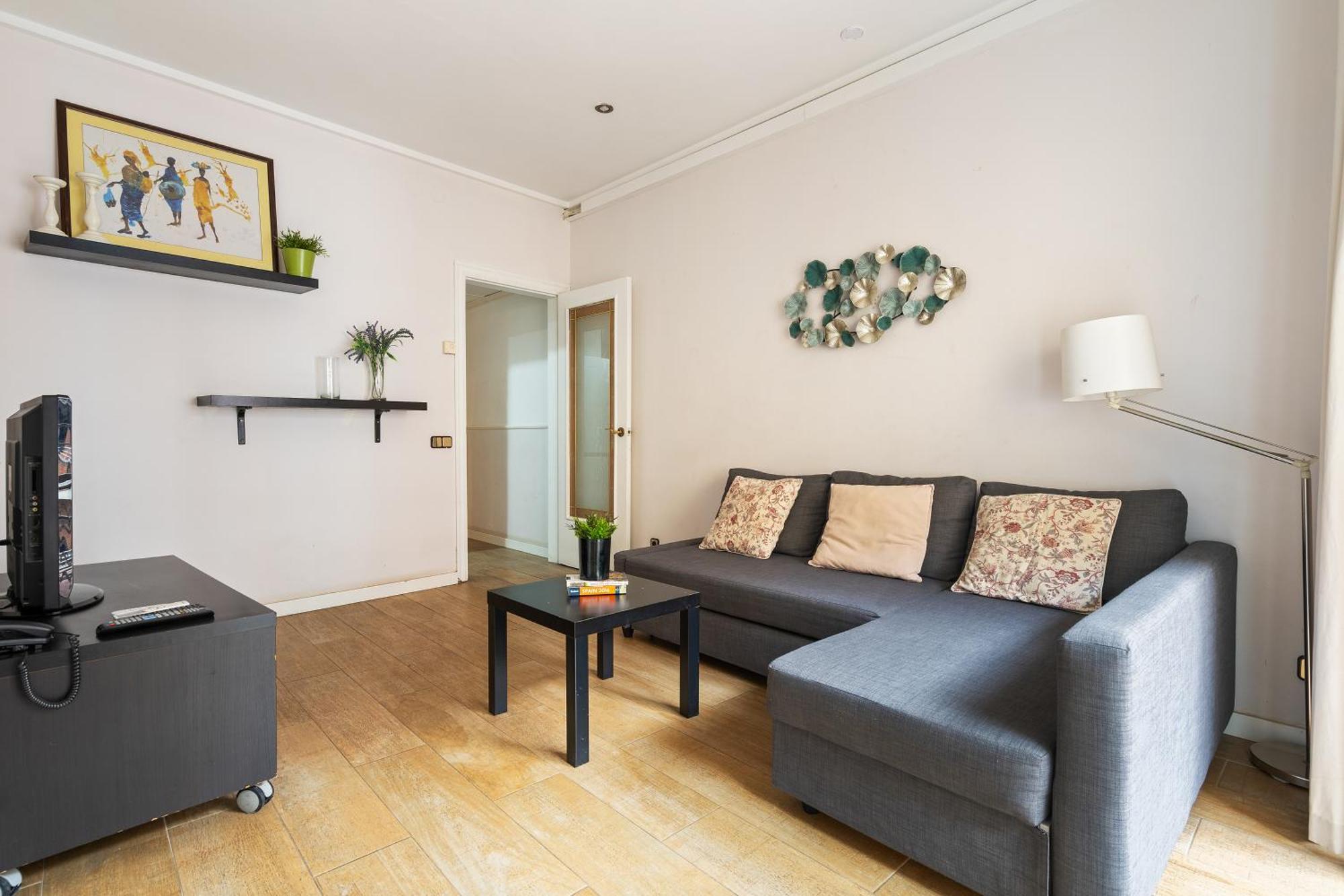 Eixample Ac, Sunlit Balcony & Prime Location Barcelona