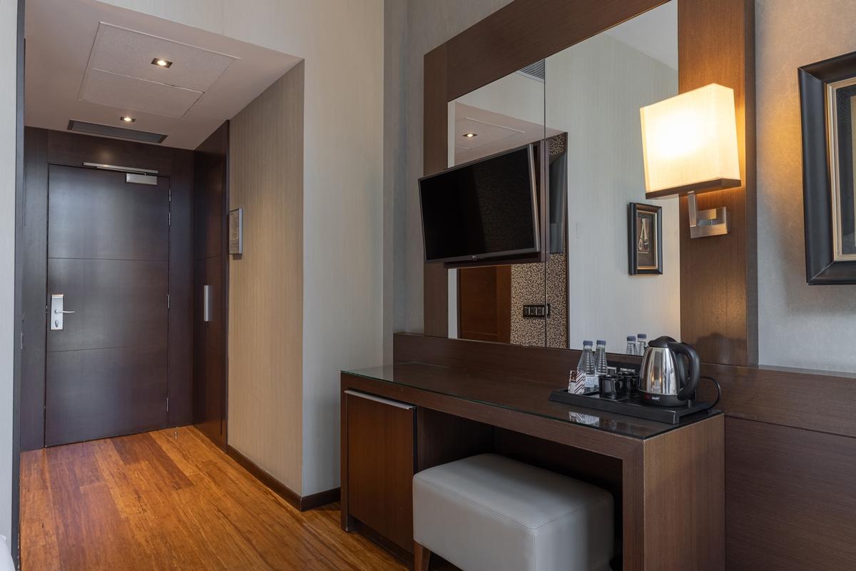 Colonial Hotel 4*