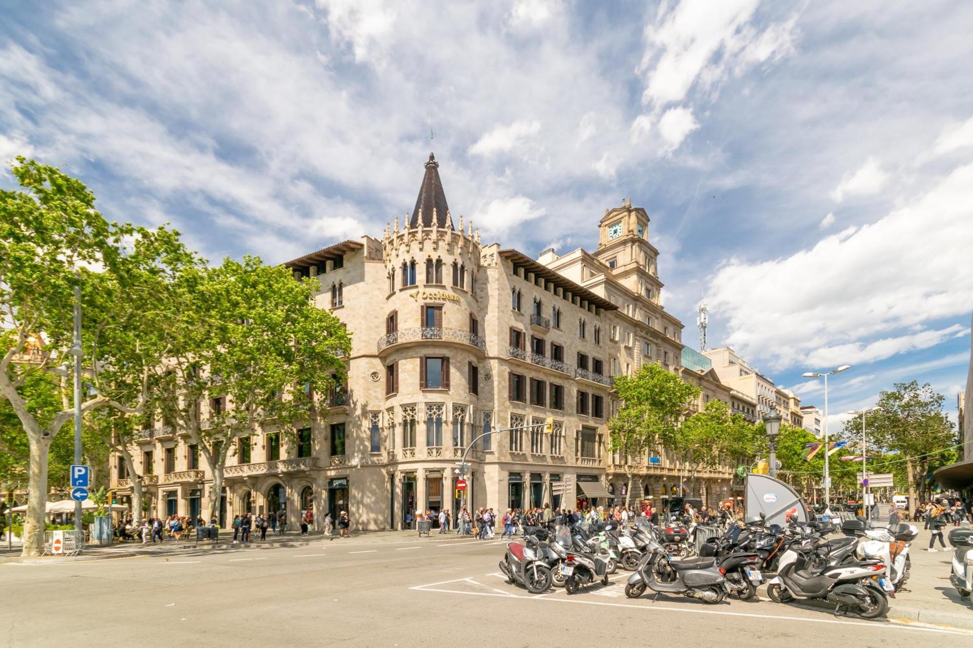 Unique - Placa Catalunya * Barcelona