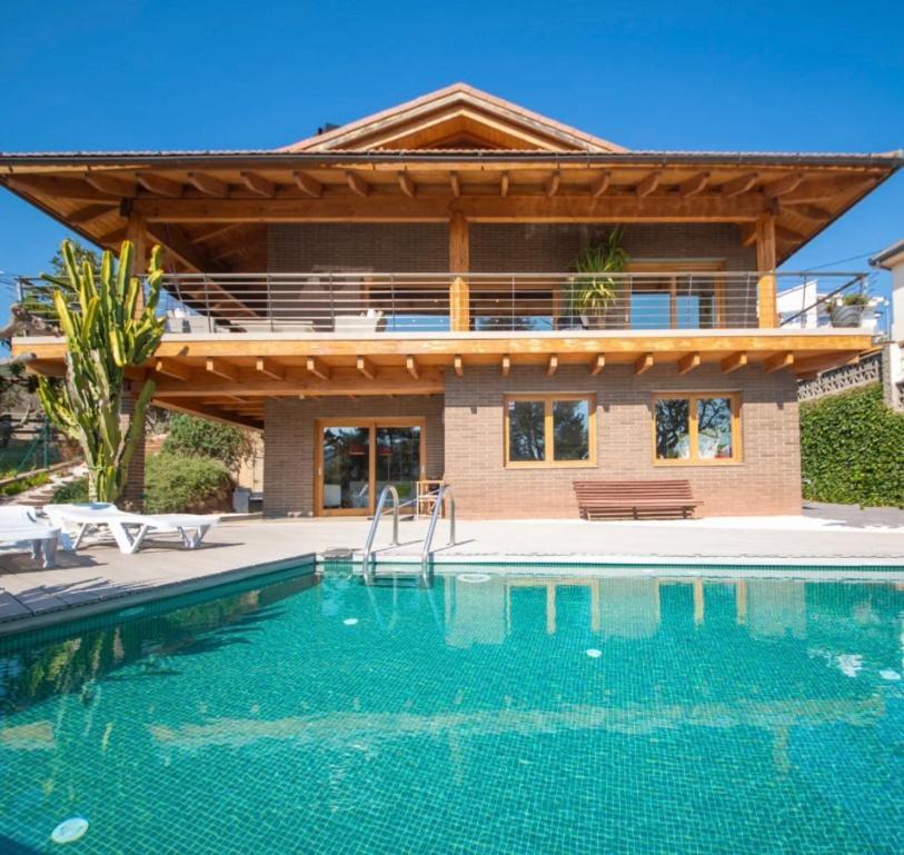Villa Barcelona Villa *