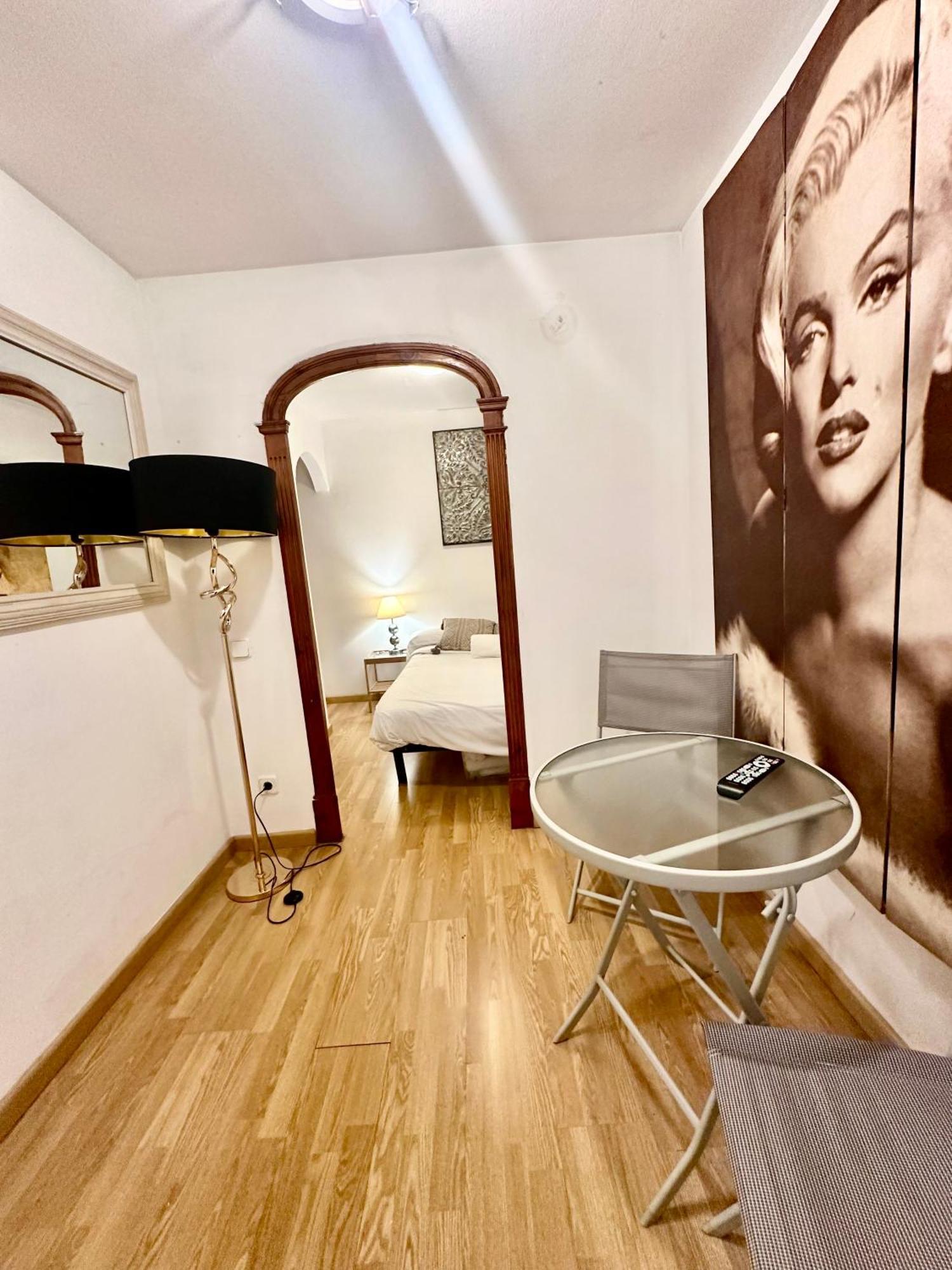 Private In City Center Pensión Barcelona