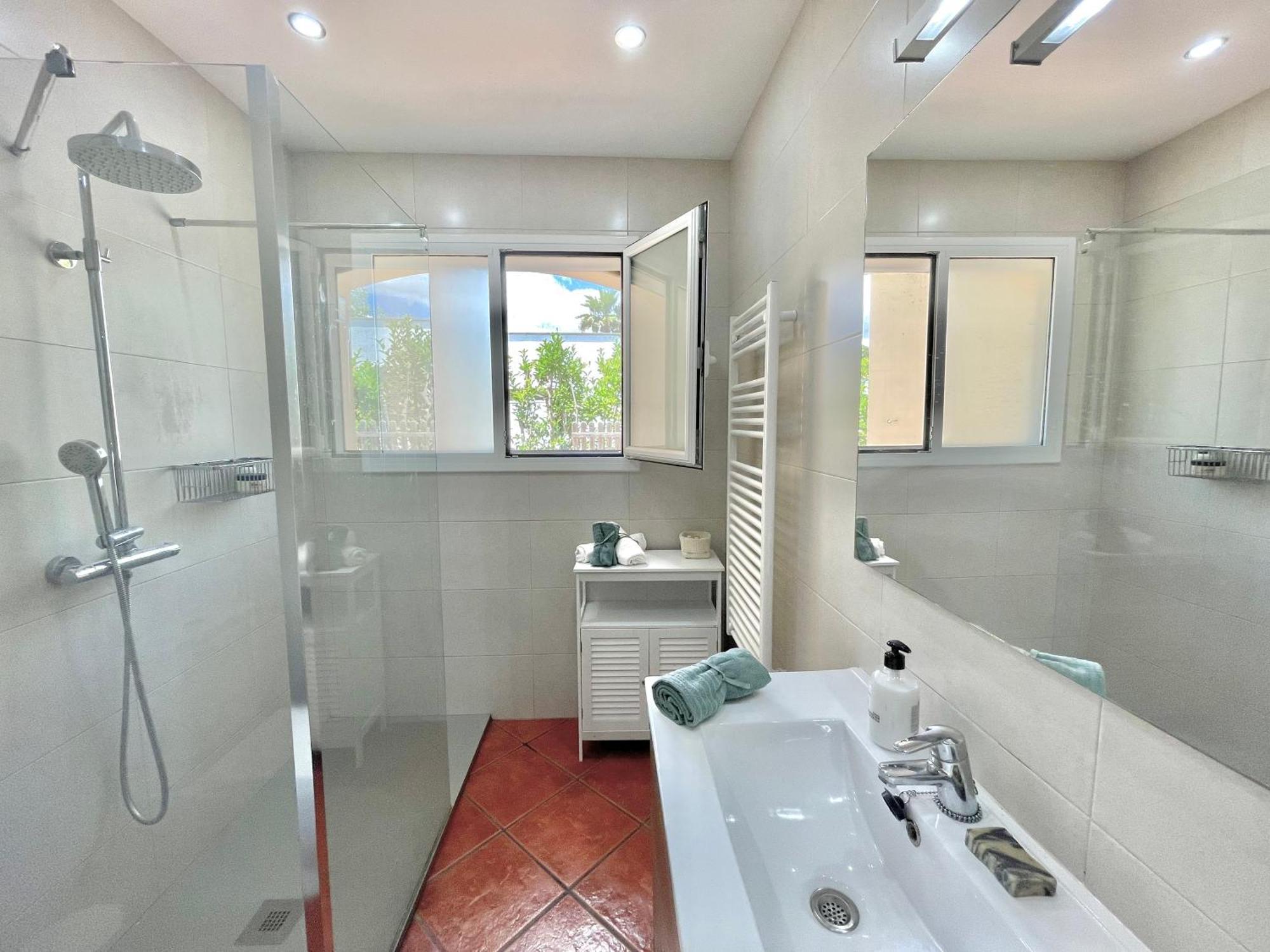 Rustica Con Piscina Privada Al Lado De Sitges Villa