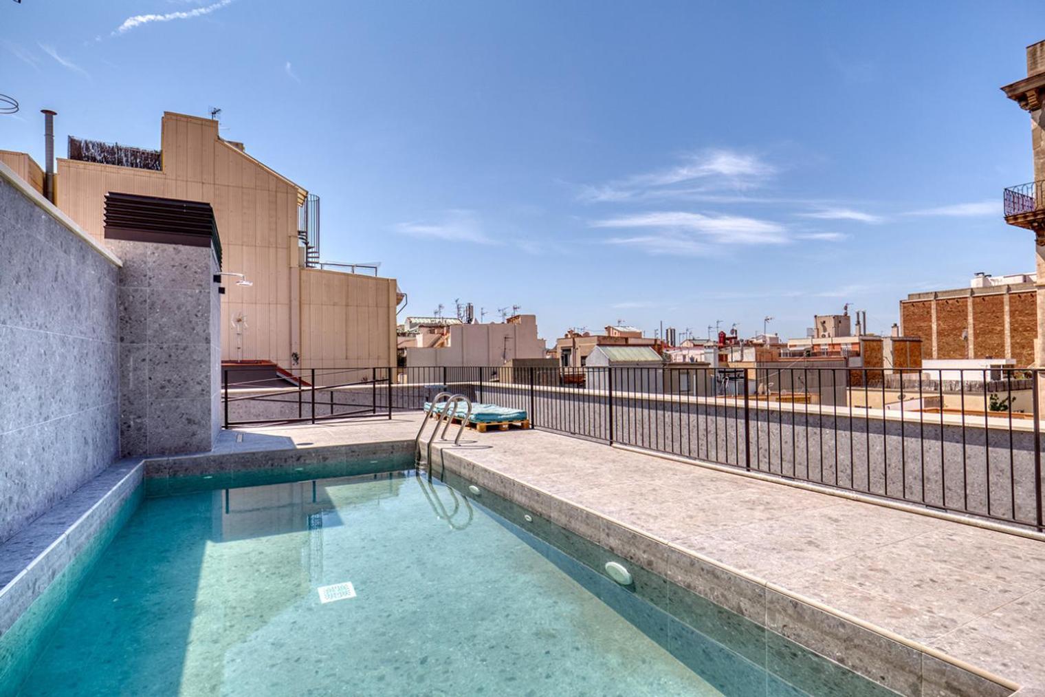 Blueground De Gracia Pool Roof Bcn-56 *