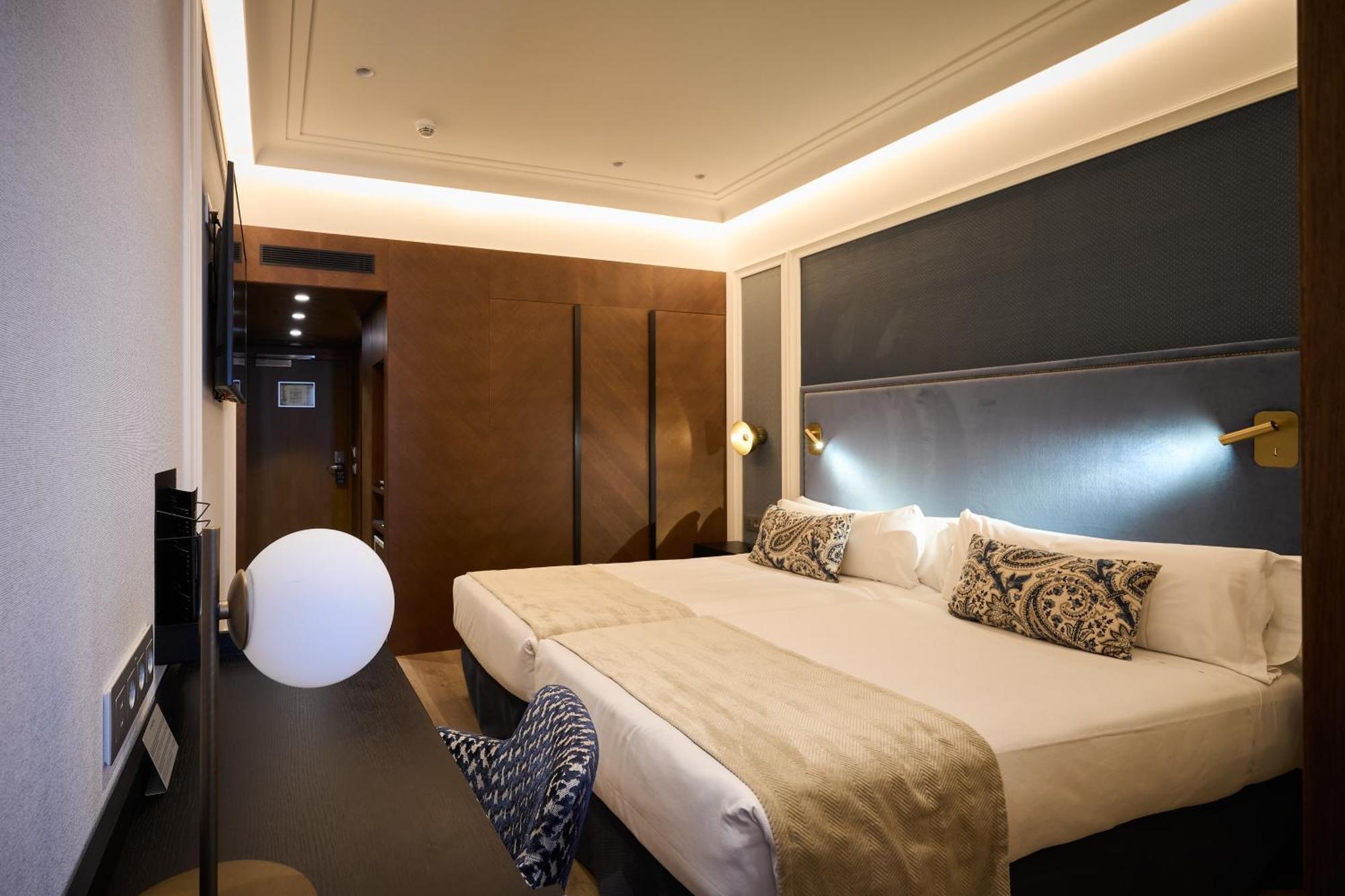 Catalonia Plaza Cataluña Hotel 4*