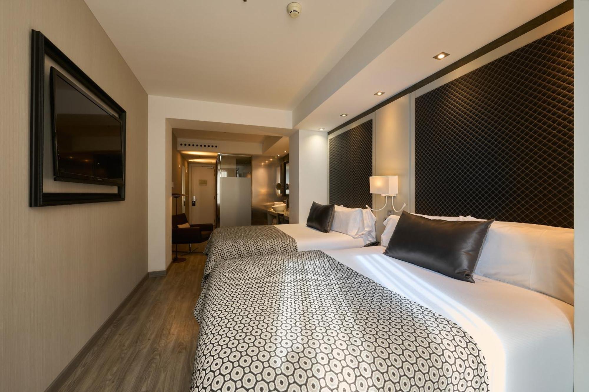 Catalonia Square 4* Sup Hotel