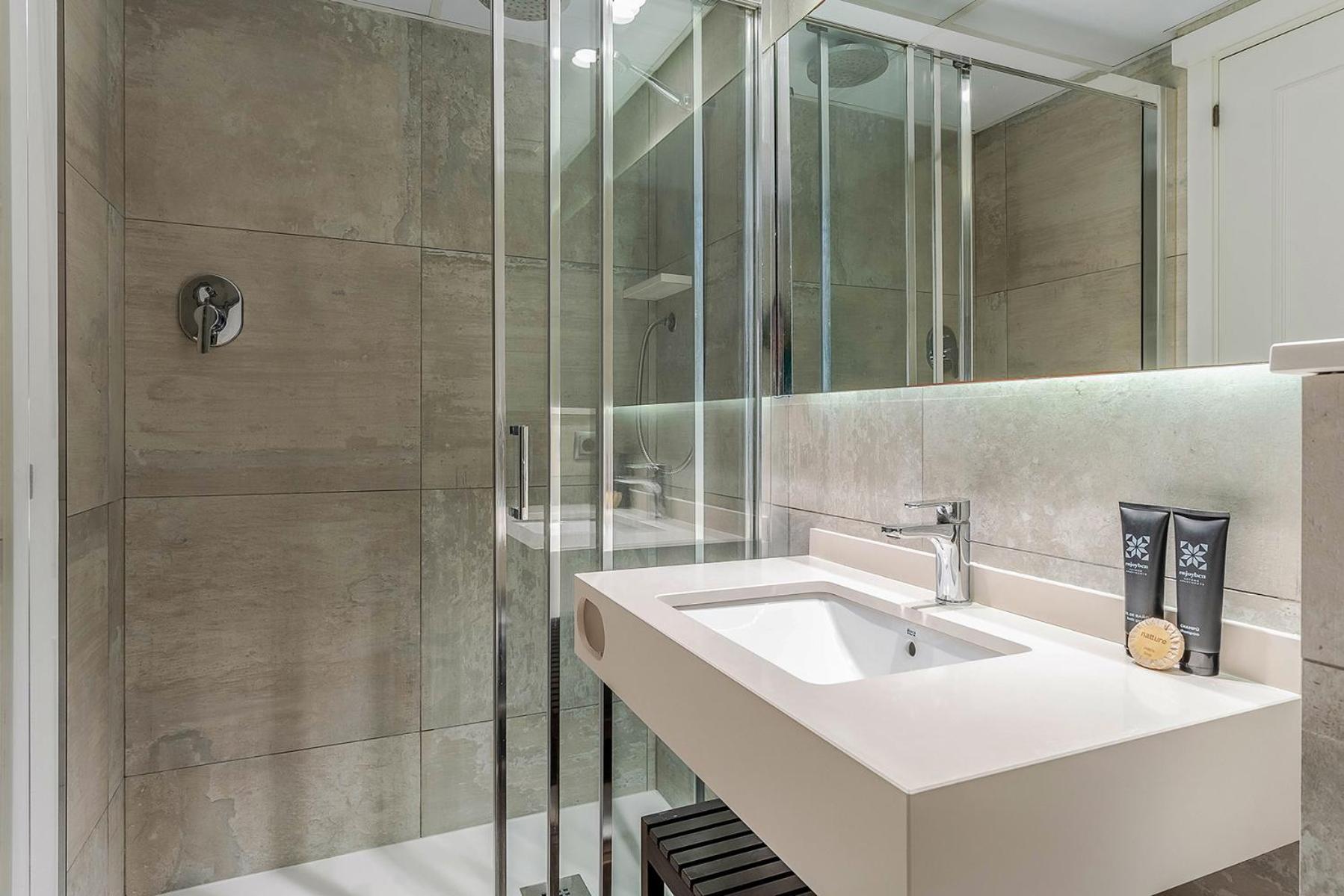 Enjoybcn Colon Apartment