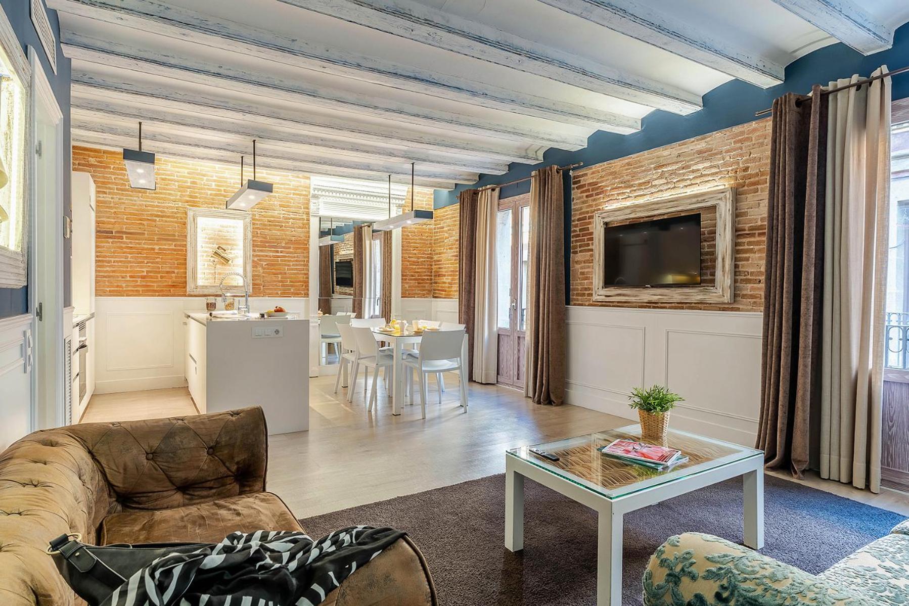 Enjoybcn Colon Apartment *
