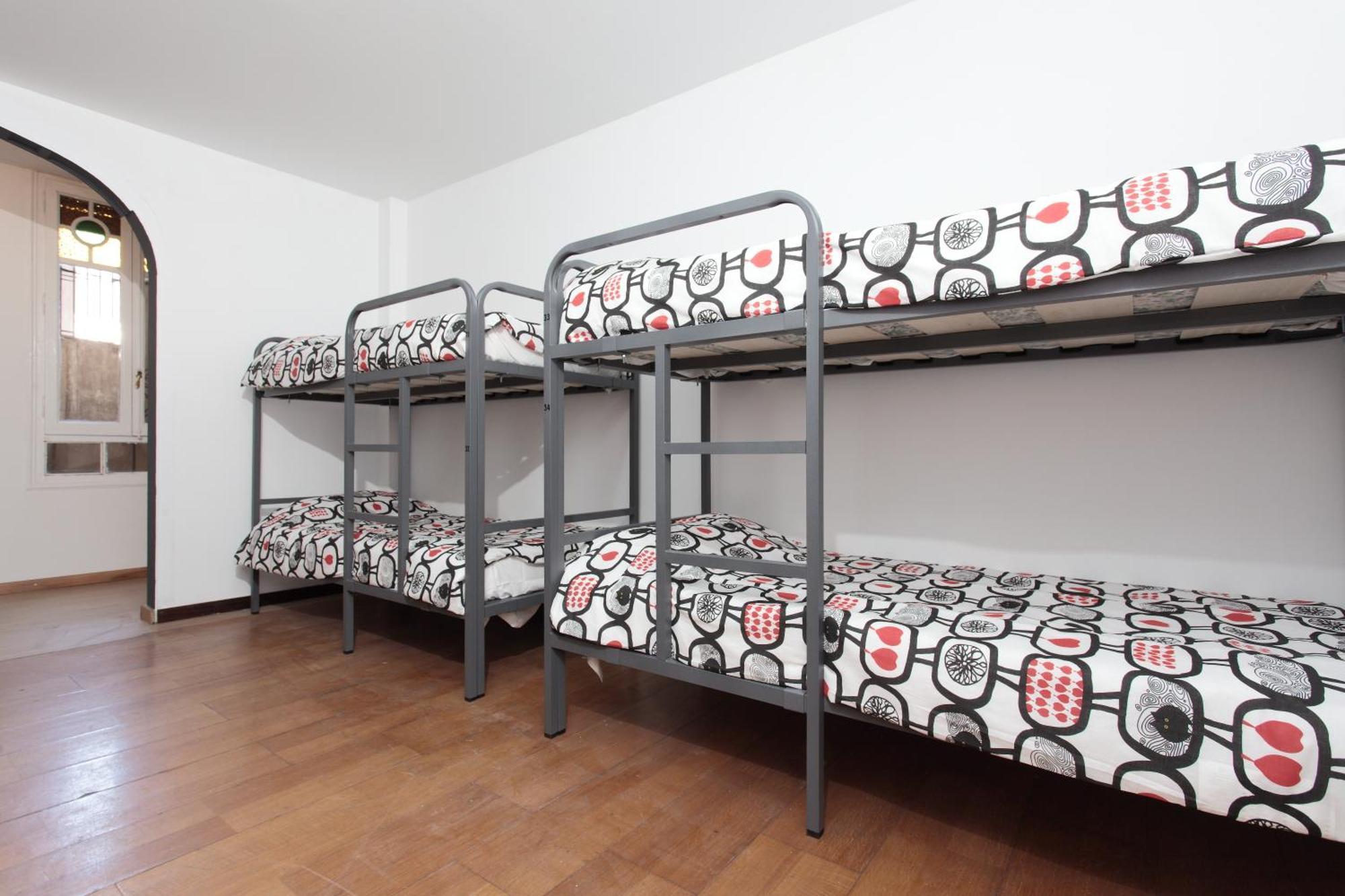 Hostal Diagonal House