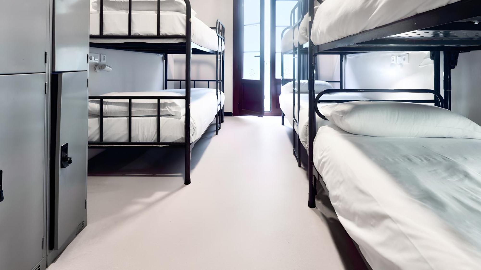 Ideal Youth Hostal *