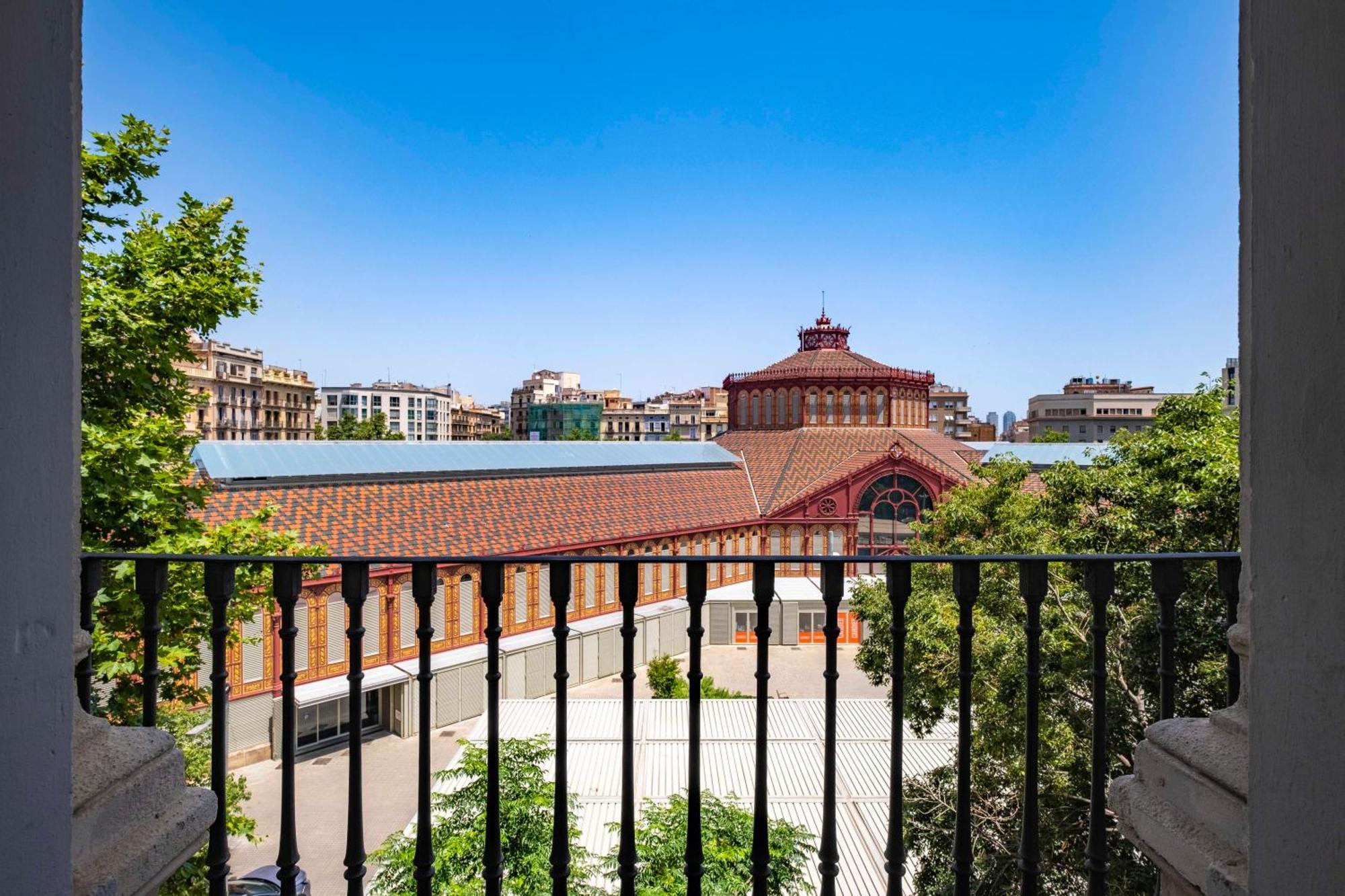 Aspasios Market Balconies Barcelona