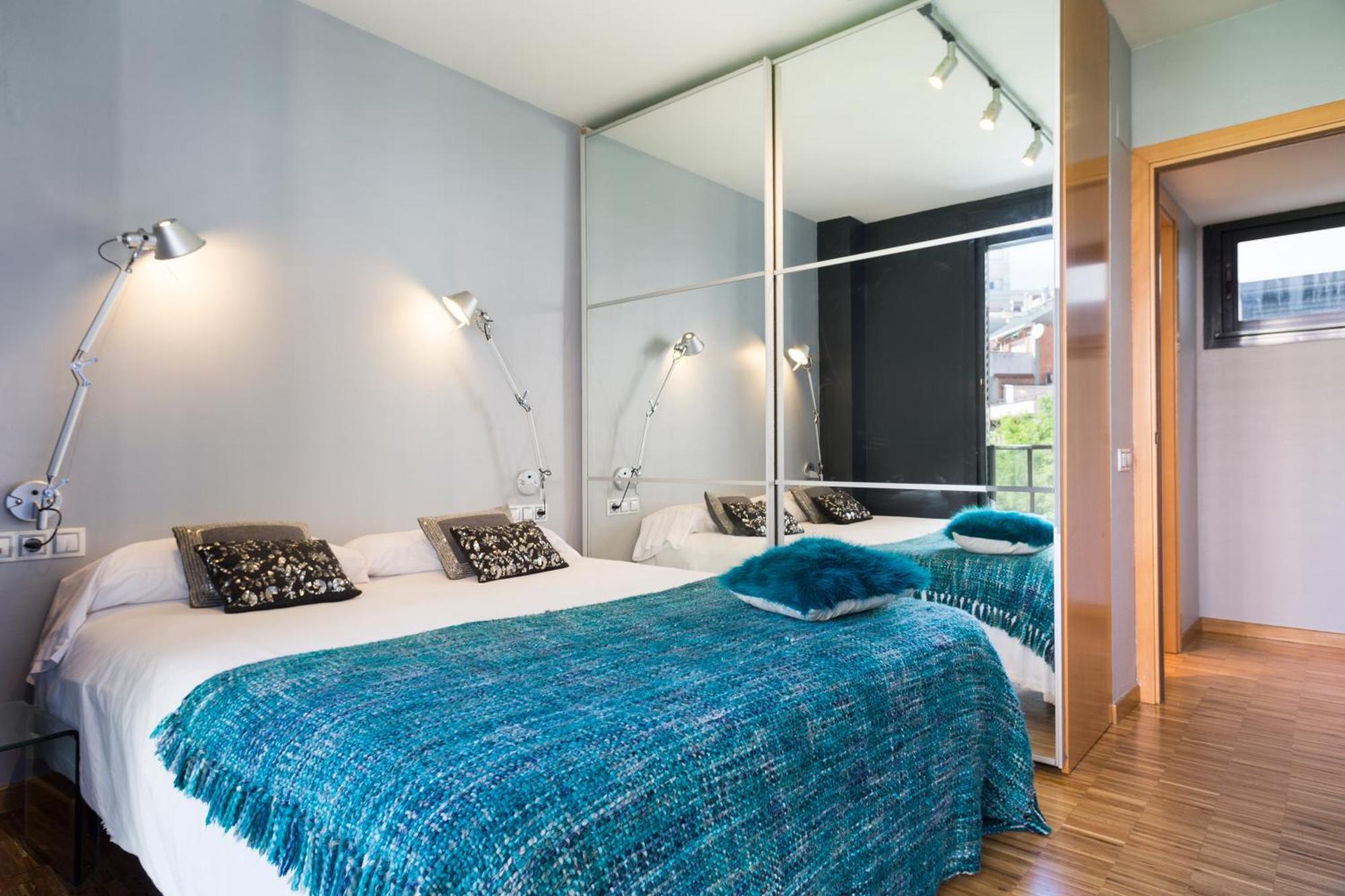 My Space Emirates - Spacious Near The Center Apartment Barcelona