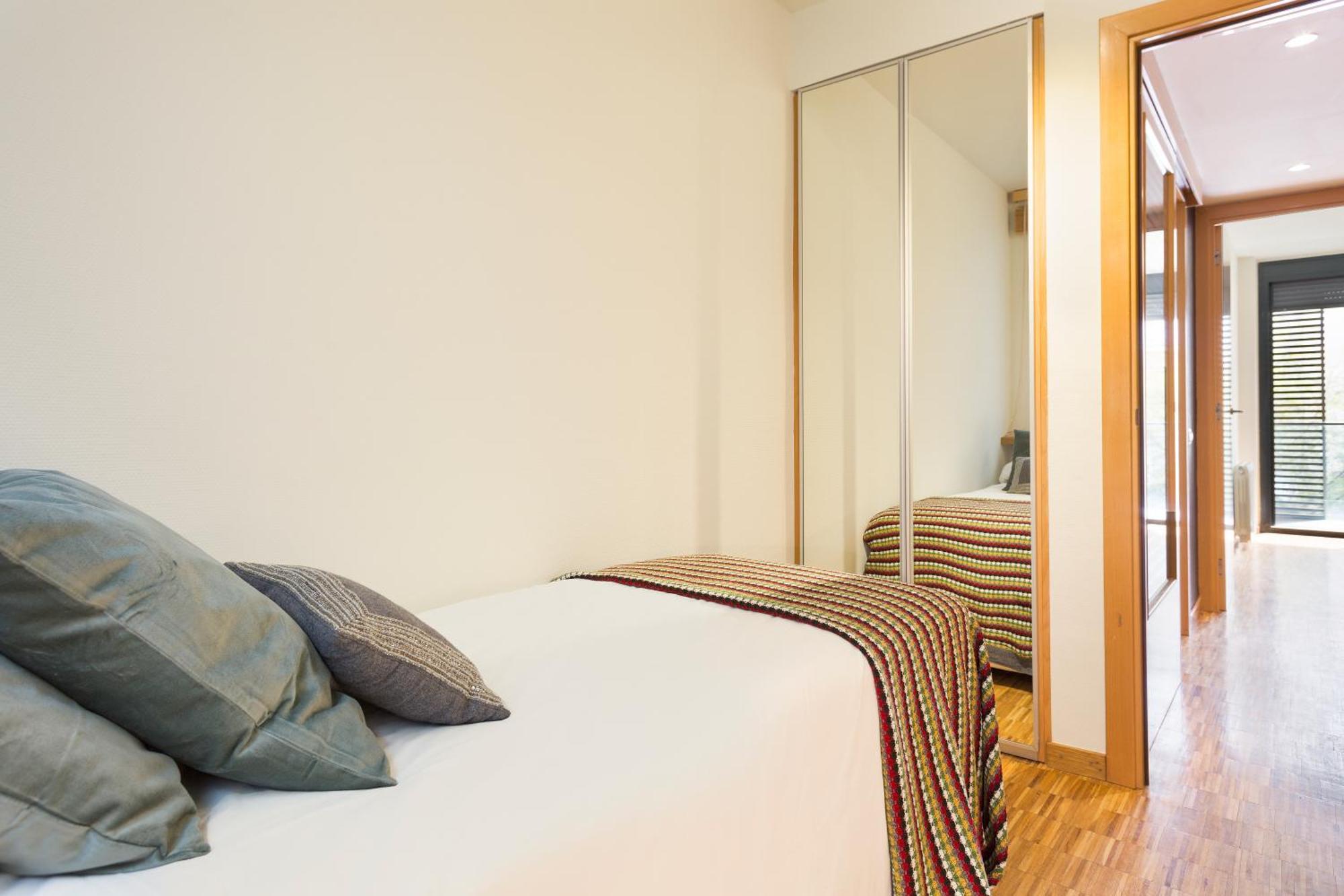 Apartment My Space Emirates - Spacious Near The Center Barcelona