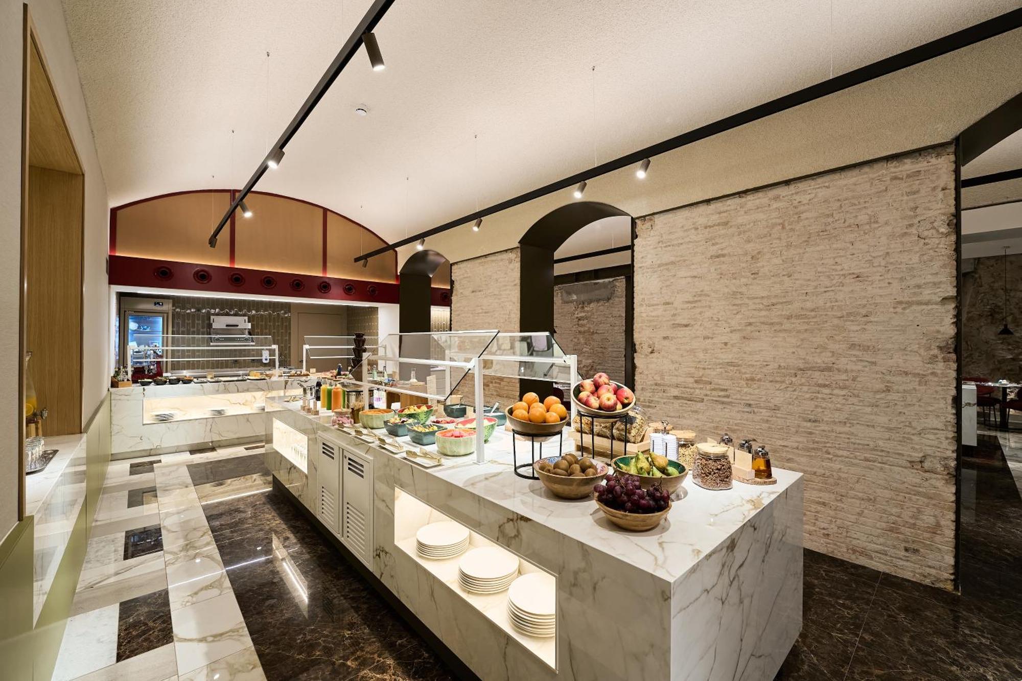 Hotel Catalonia Plaza Cataluña 4*