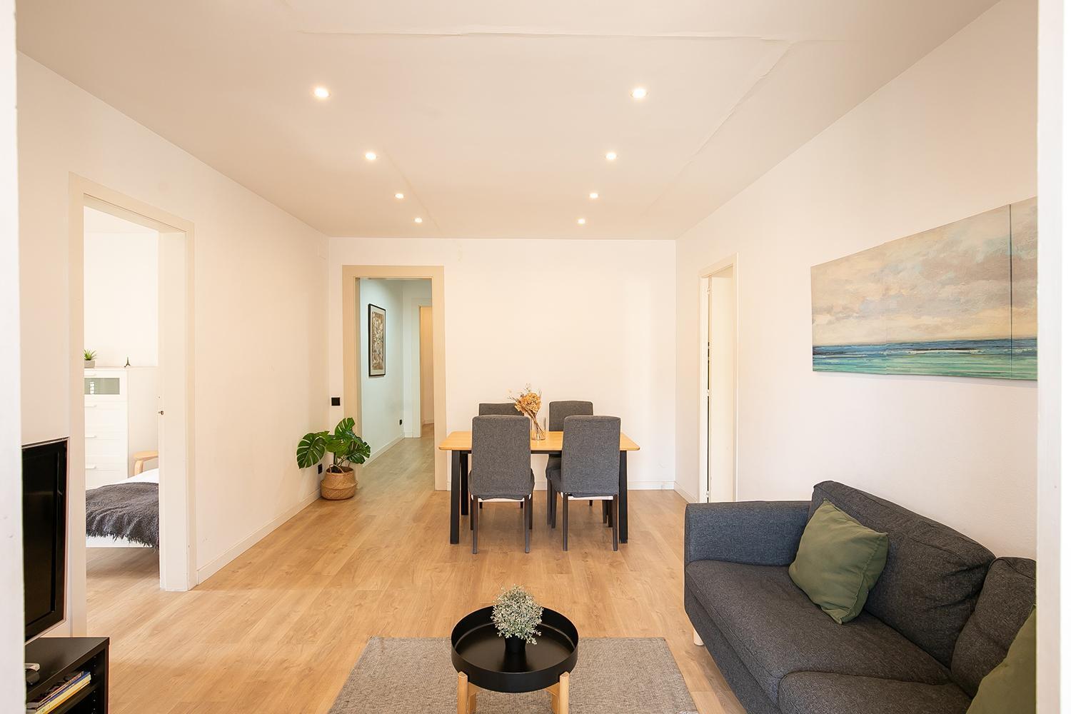 Beautiful With Terrace In Apartment *