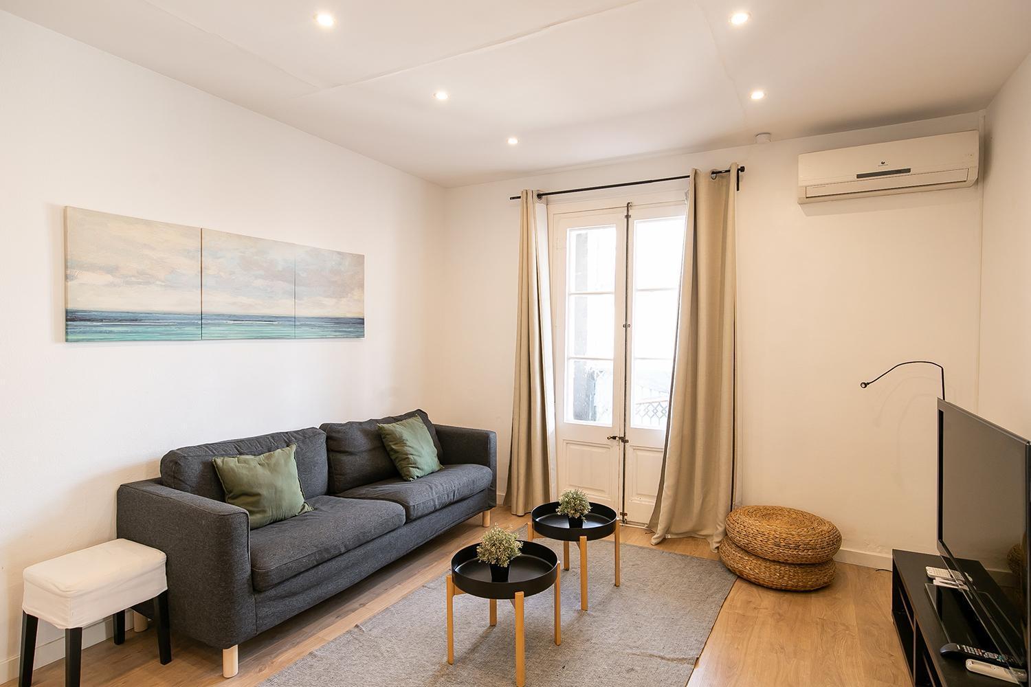 Beautiful With Terrace In Apartment Barcelona