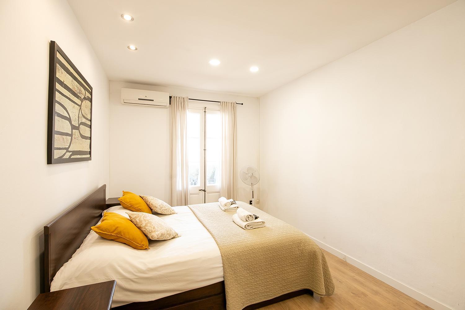 Apartment Beautiful With Terrace In Barcelona