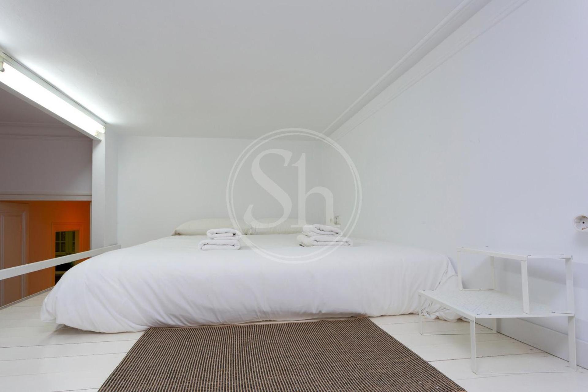Modern Flat Near Sagrada Familia *