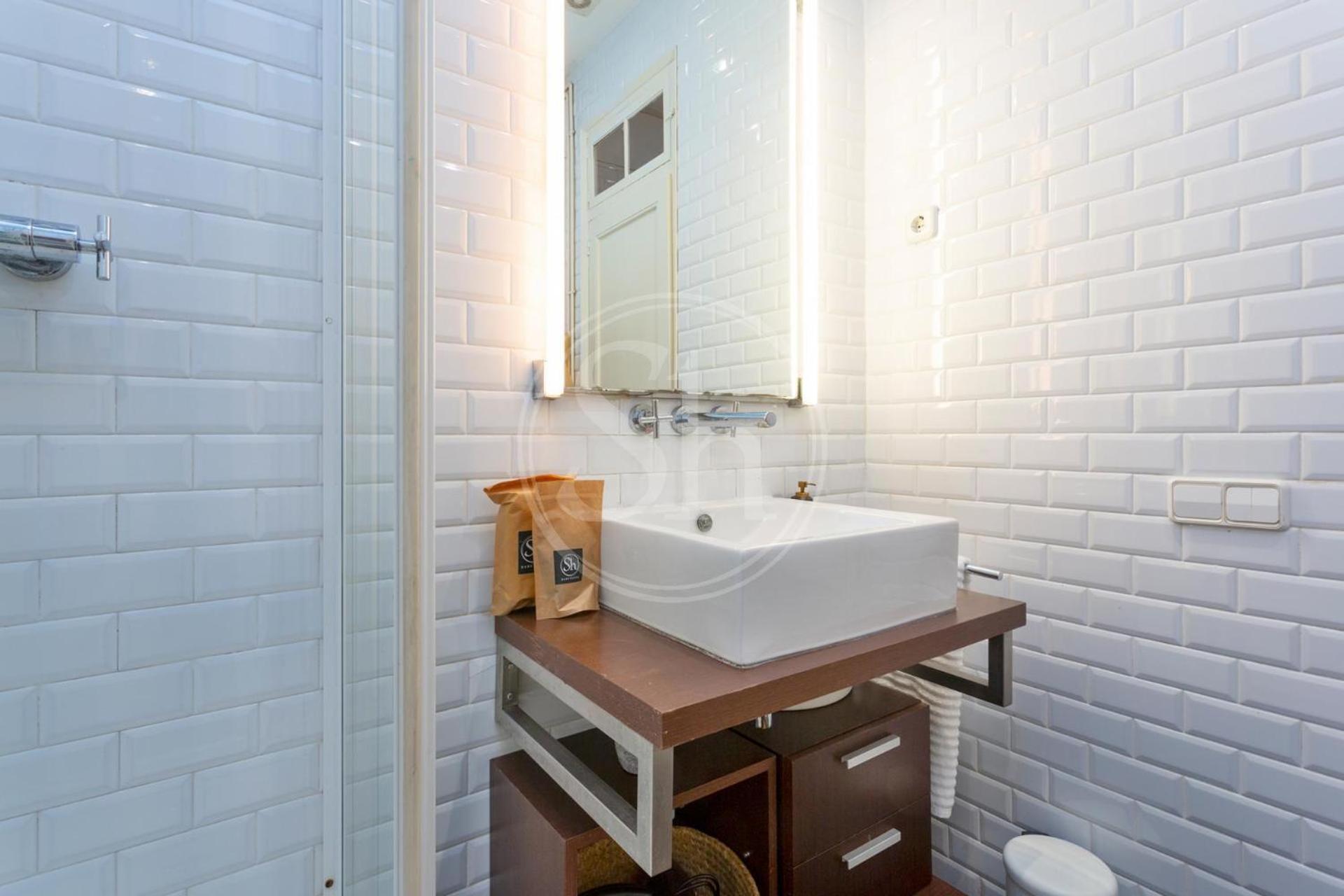 Modern Flat Near Sagrada Familia *