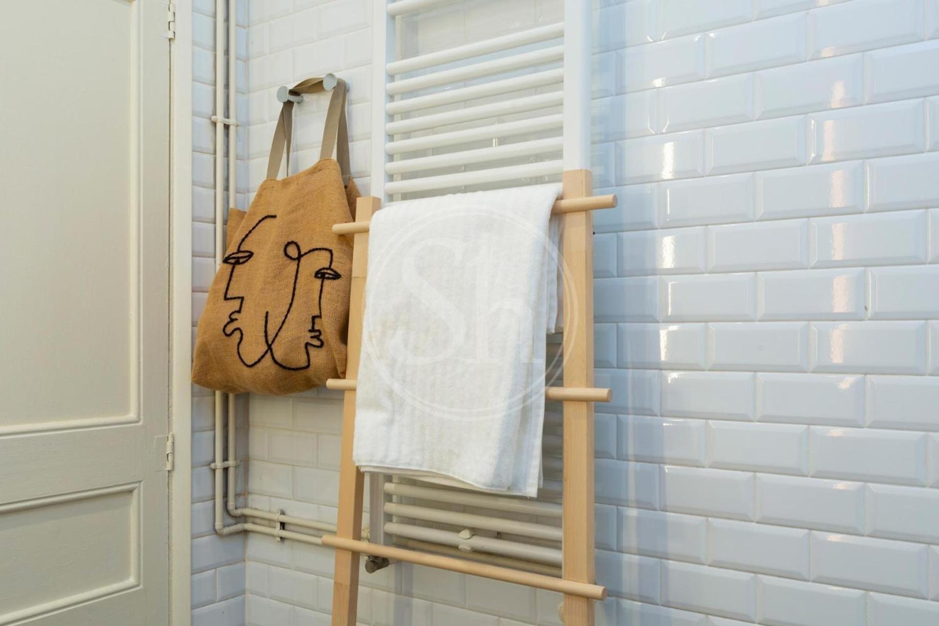 Modern Flat Near Sagrada Familia * Barcelona