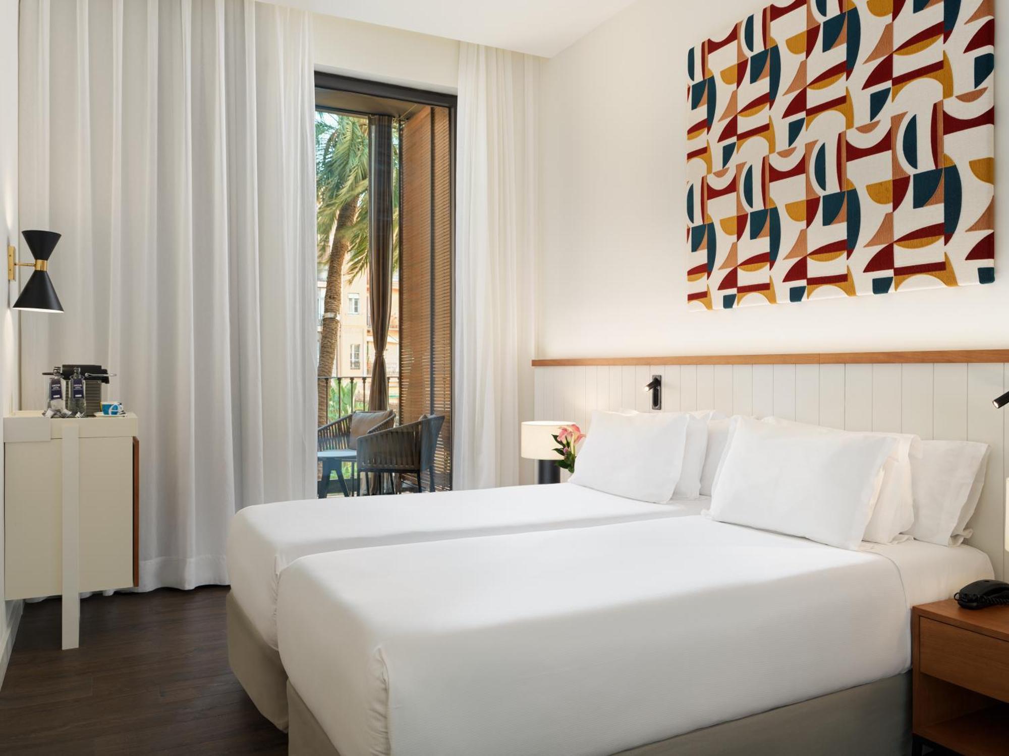 Hotel H10 Urquinaona Plaza 4*