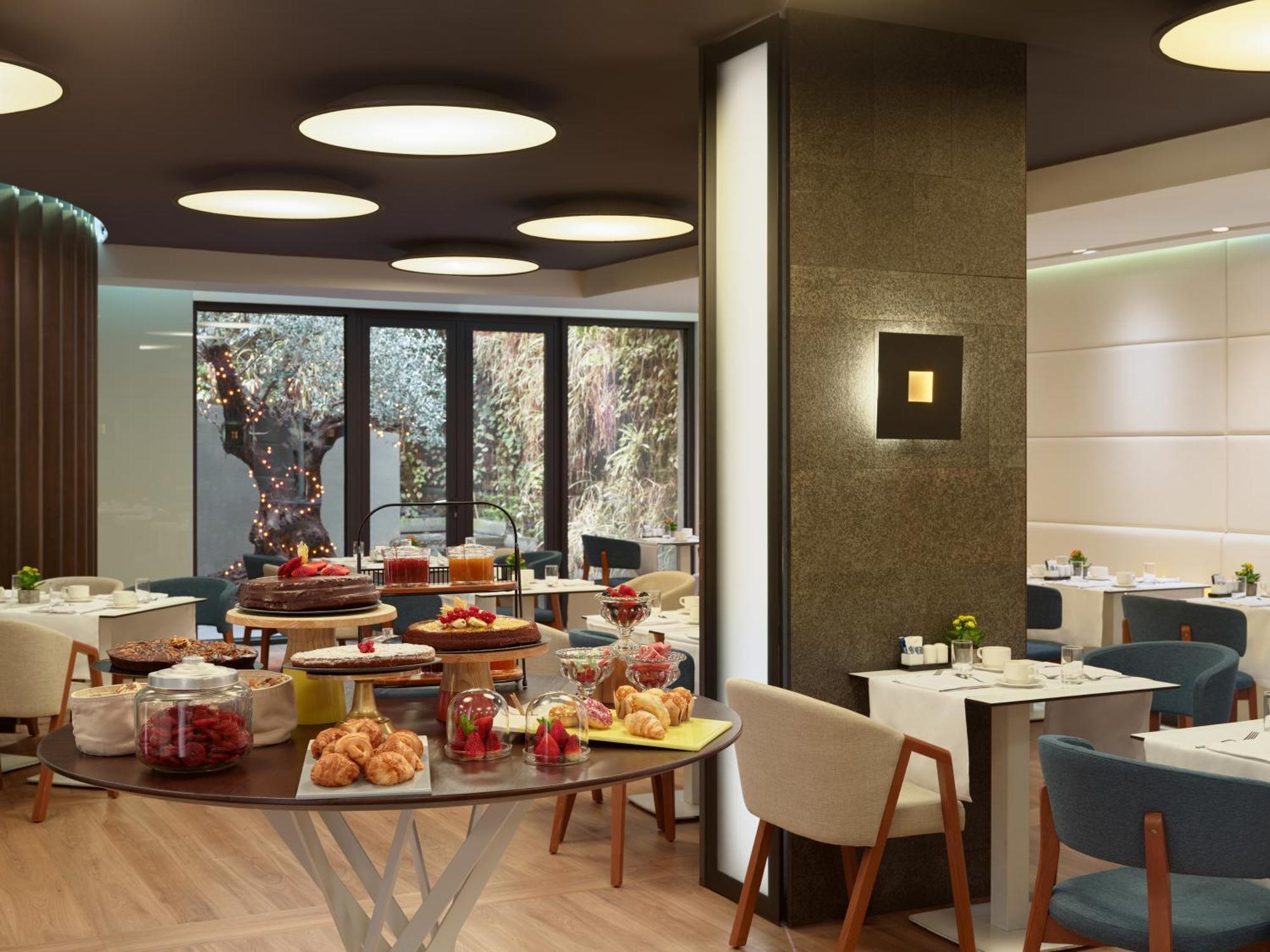 H10 Urquinaona Plaza Hotel 4*
