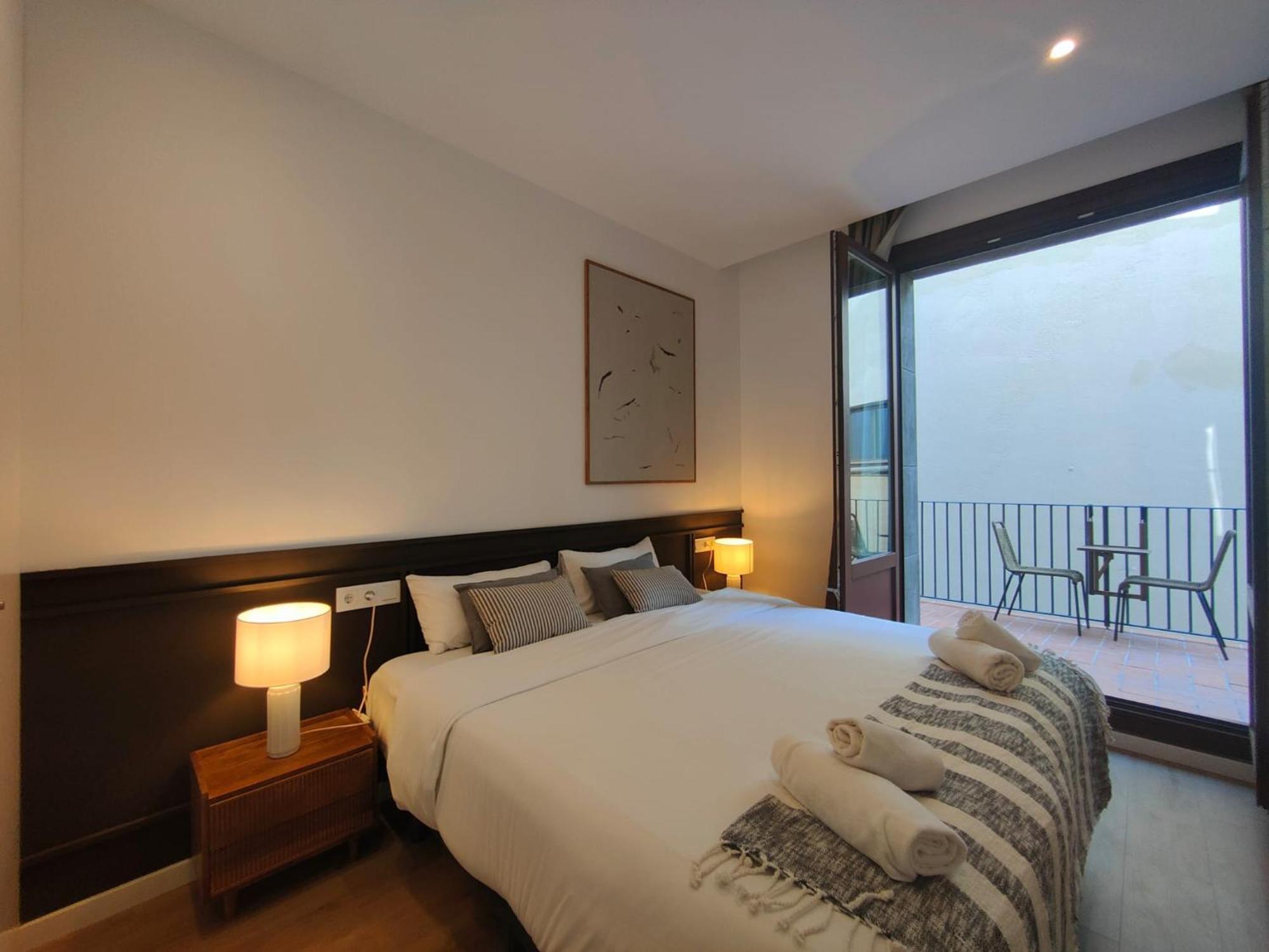 Apartment Luxury 4br With Balcony *