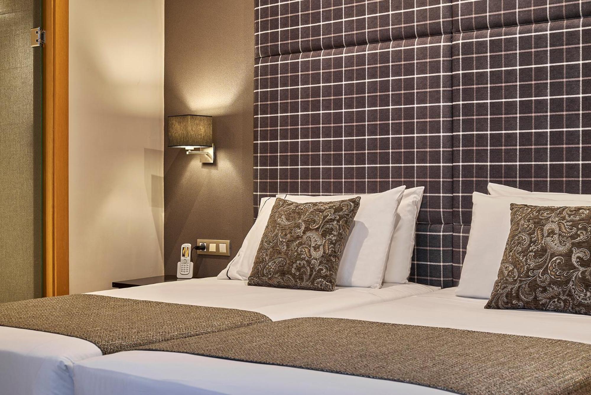 Hotel Hesperia Barri Gotic 3*