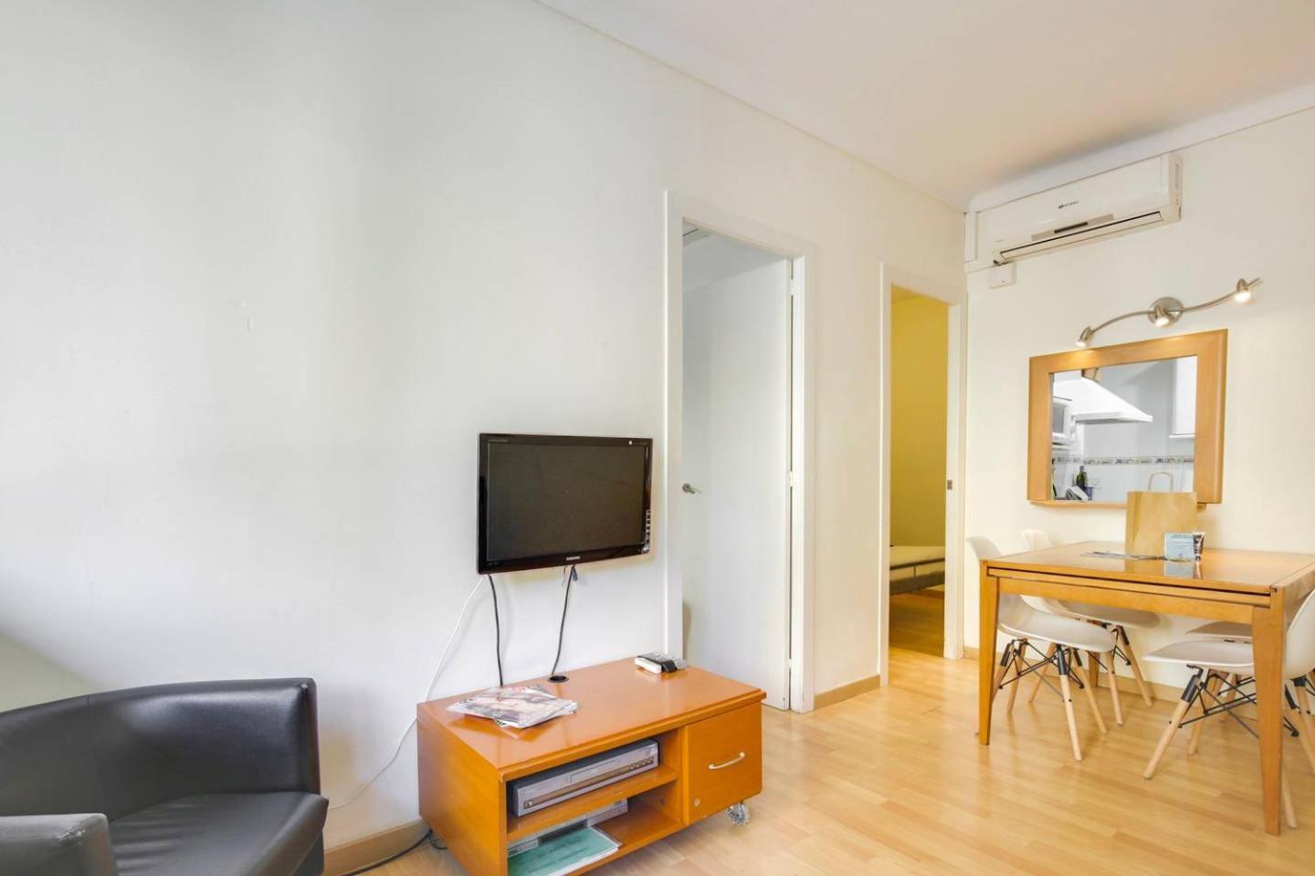 Apartamento Cozy 2 Bedroom Next To Arc De Triomf