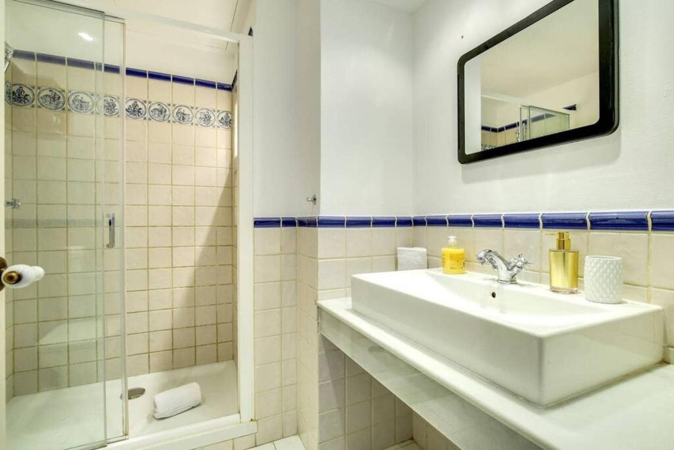 Apartamento Colorful With Cozy Terrace In Gracia Barcelona