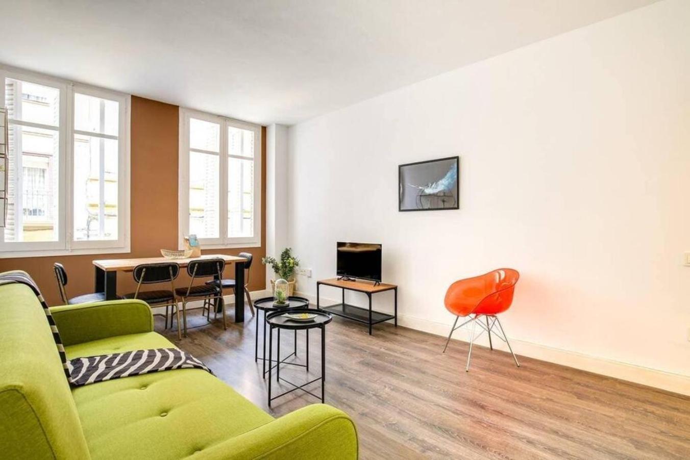 Colorful With Cozy Terrace In Gracia Apartamento *
