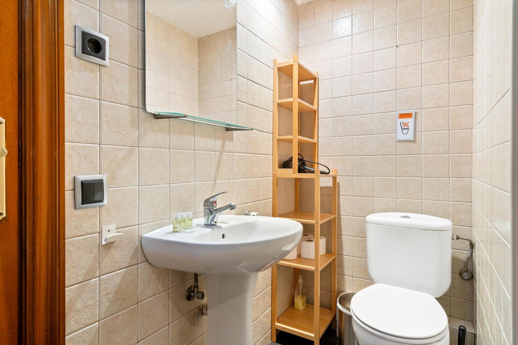 Chic 3br Retreat With Private Terrace * Barcelona